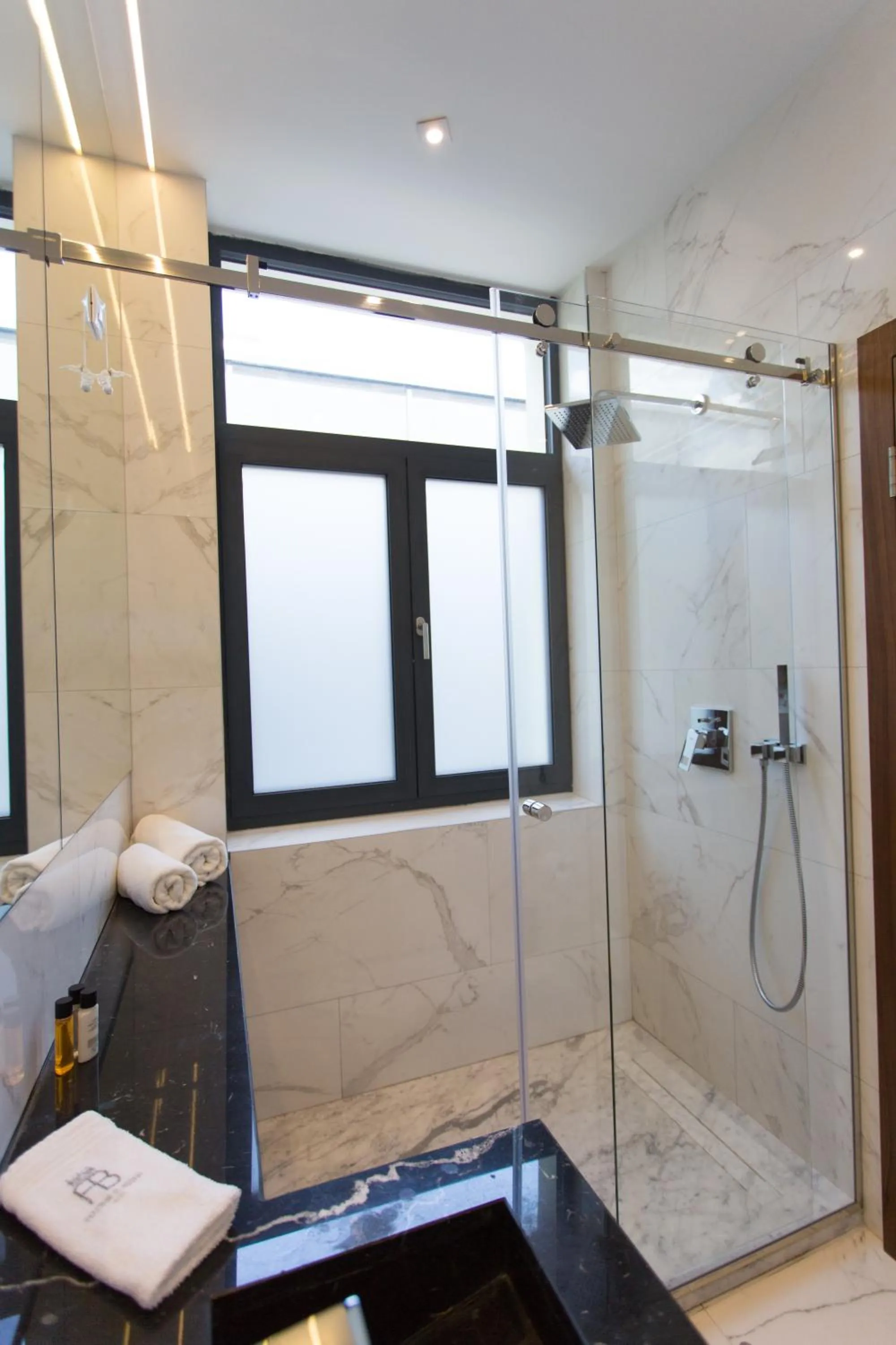 Shower in Hotel Austria & Bosna