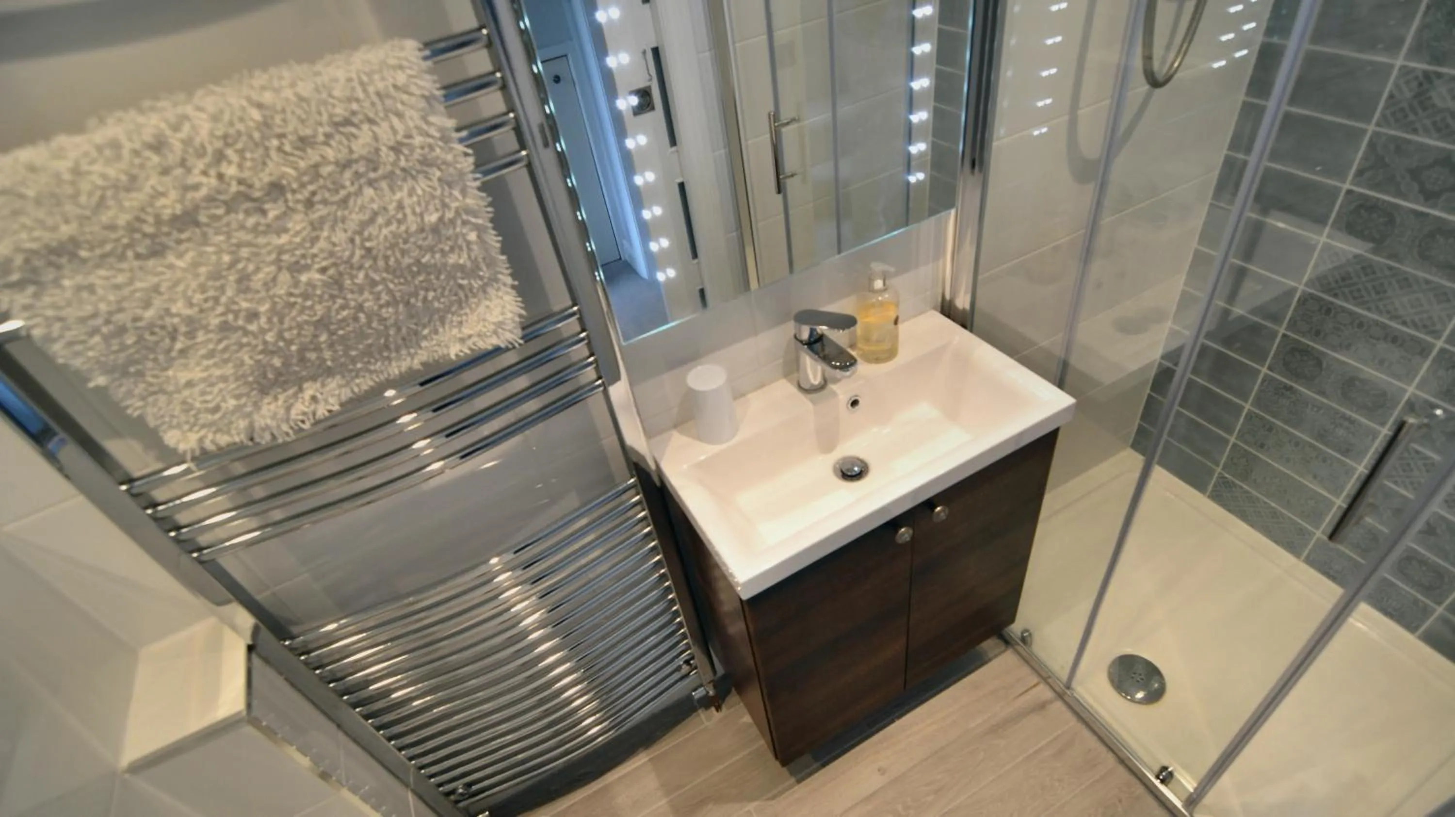 Bathroom in Pine Tree Lodge, Bridgnorth