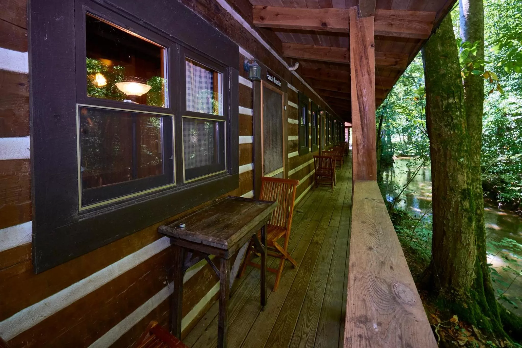 Creekwalk Inn Bed and Breakfast with Cabins