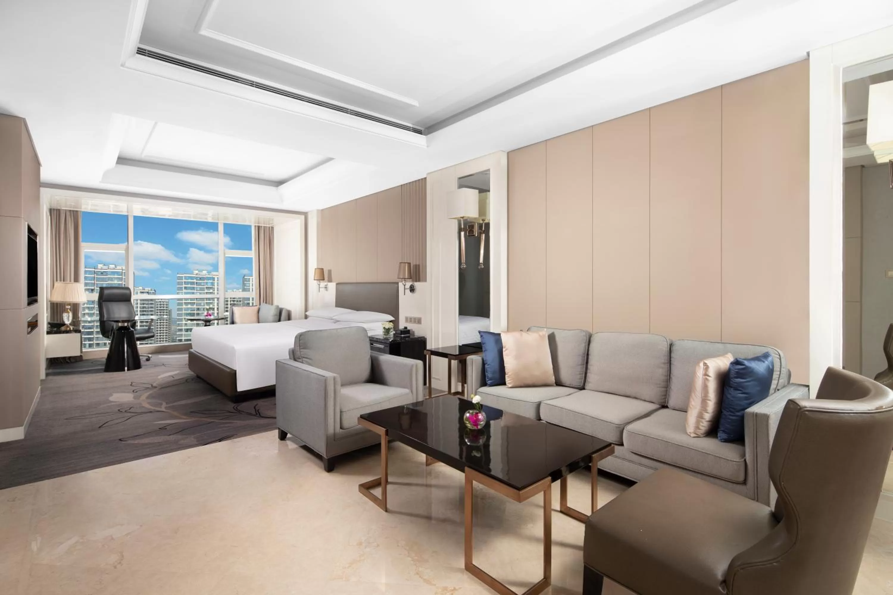 Bed in Zhejiang Taizhou Marriott Hotel