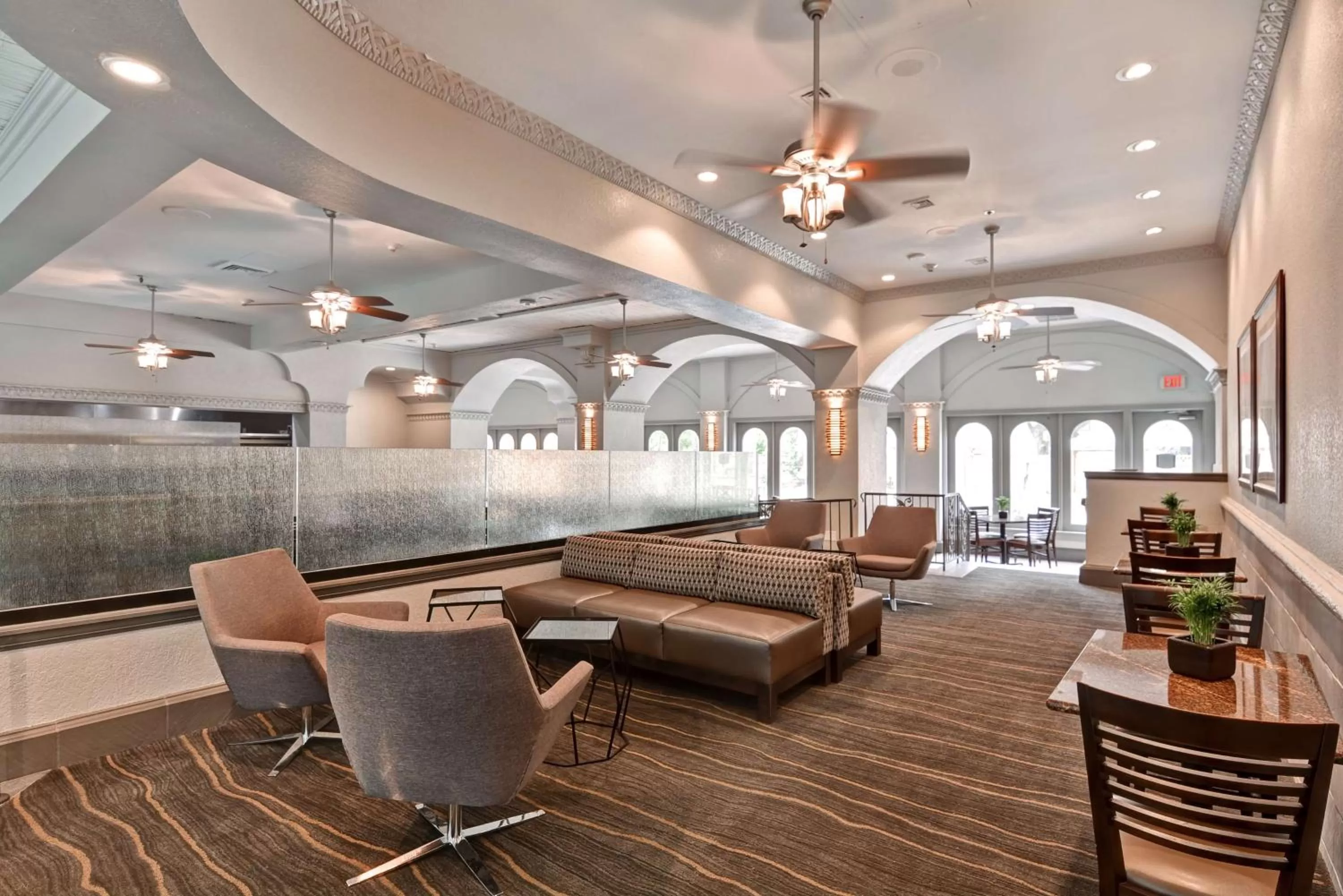 Restaurant/places to eat in Embassy Suites by Hilton Miami International Airport