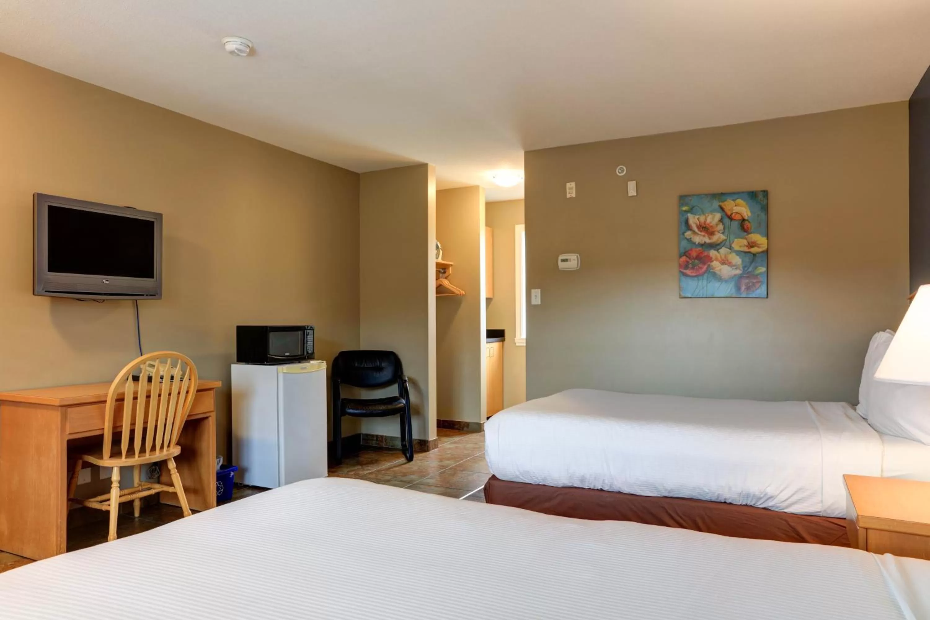 Photo of the whole room, Bed in Vedder River Inn