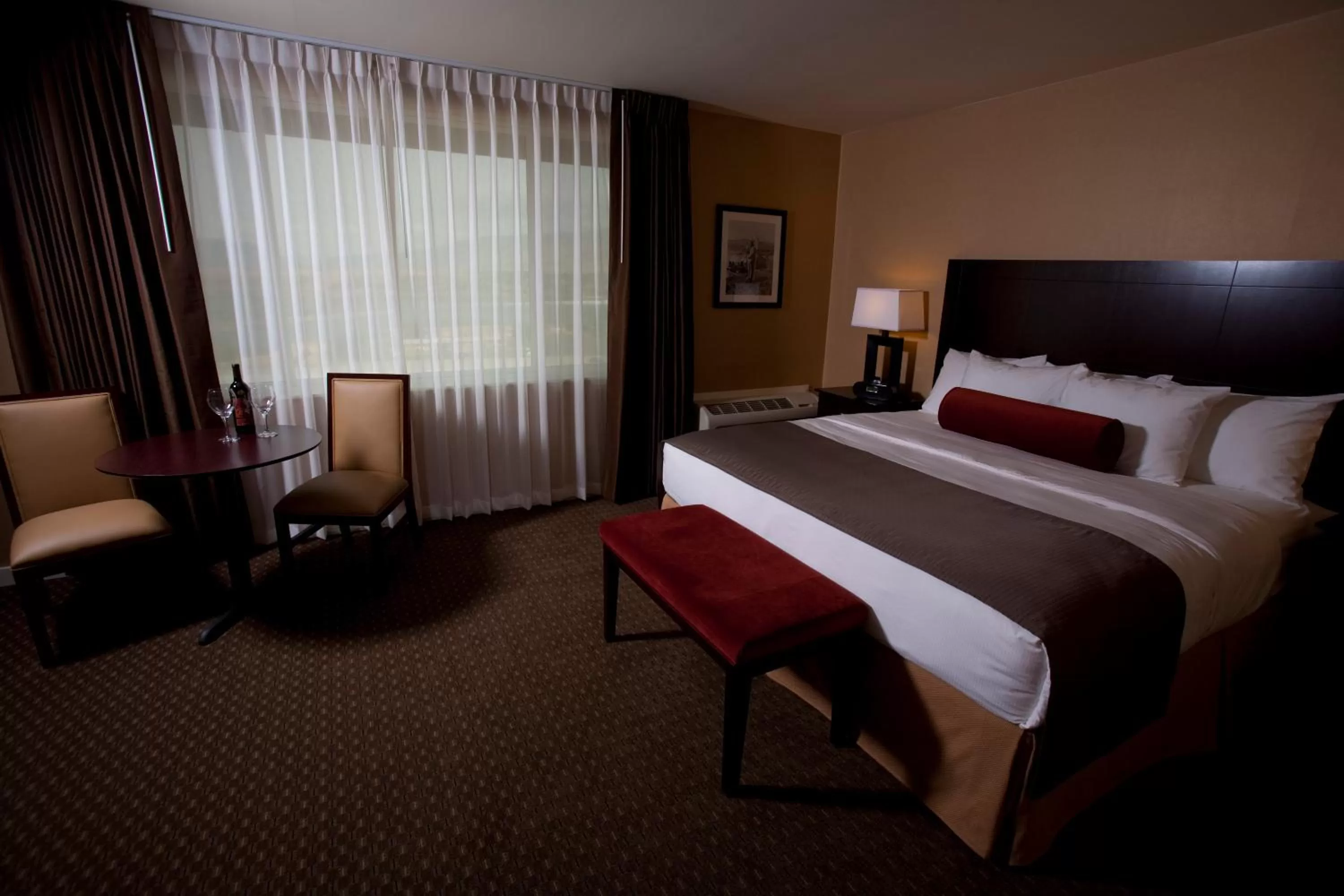 Photo of the whole room, Bed in Celilo Inn