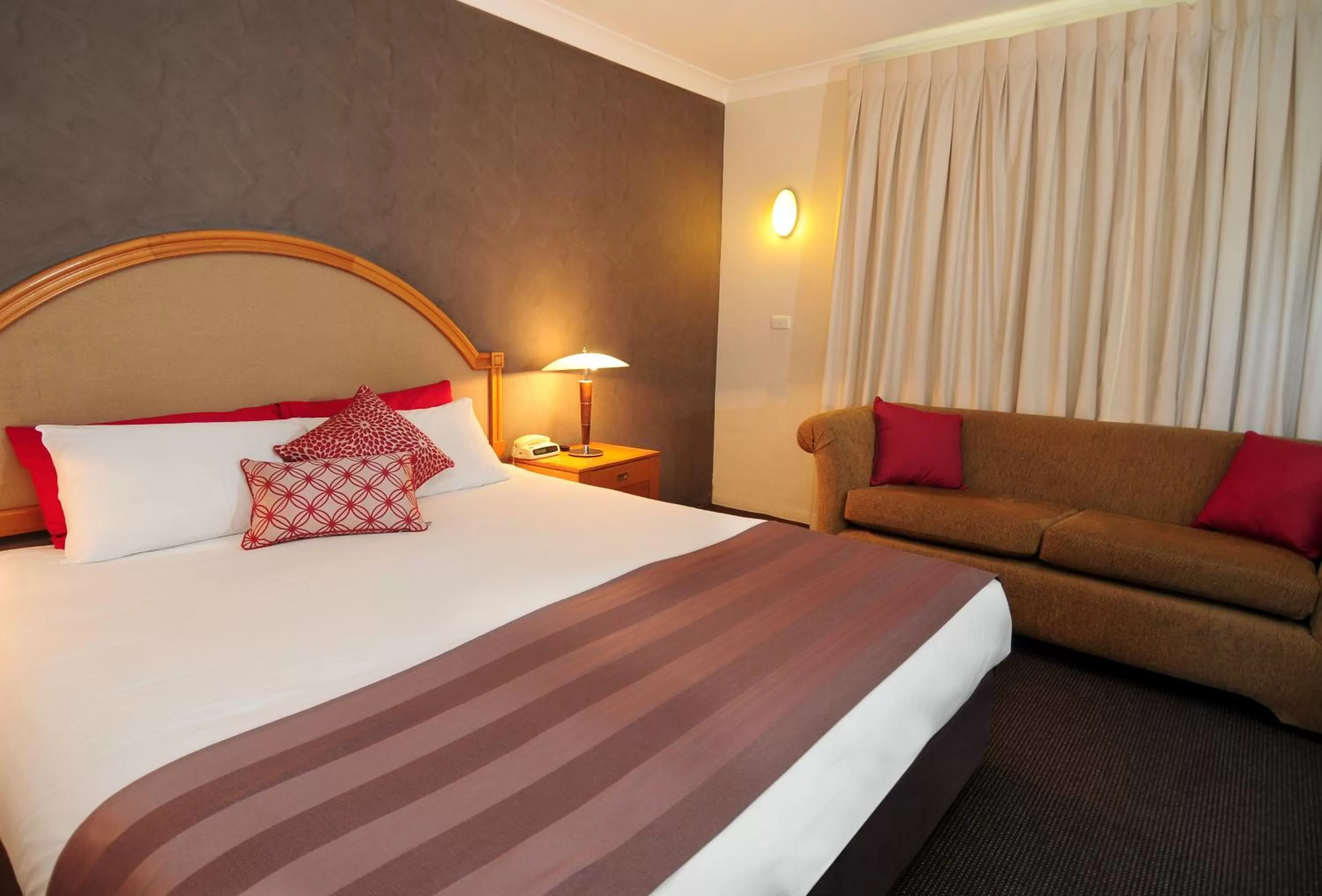 Bed in Quality Inn Dubbo International