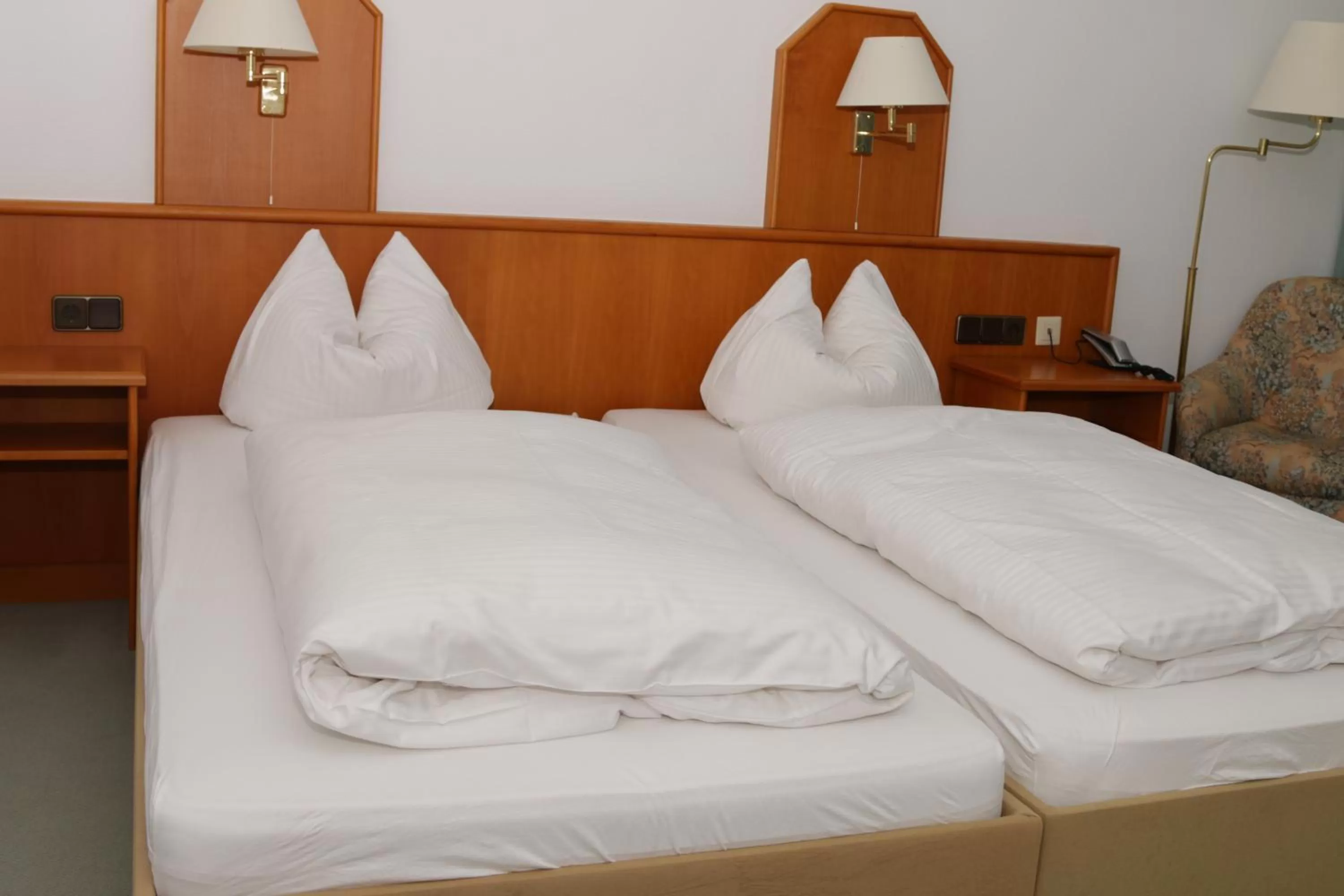 Bed in Hotel Herbstein