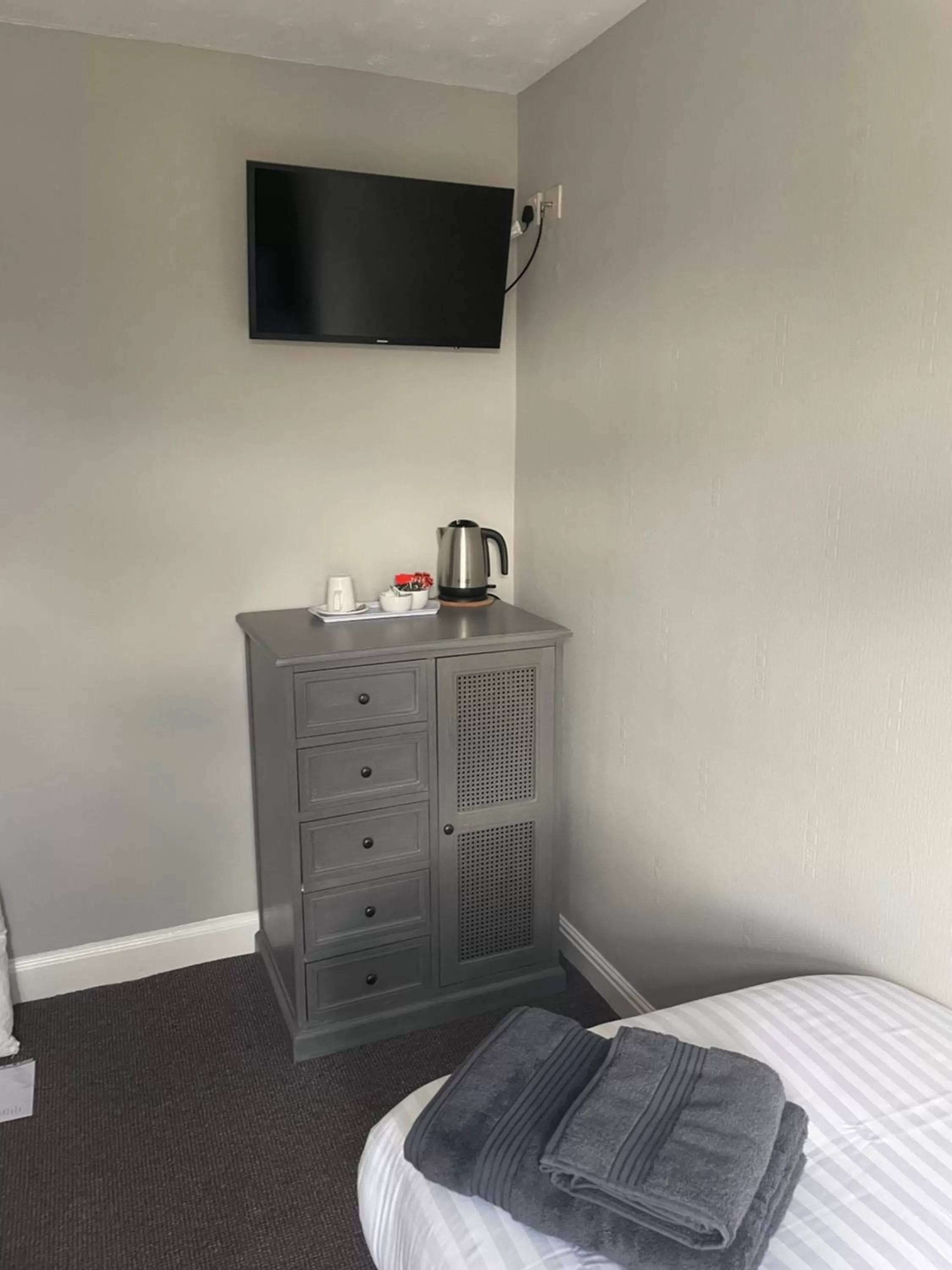 TV and multimedia, Bed in The Nags Head York