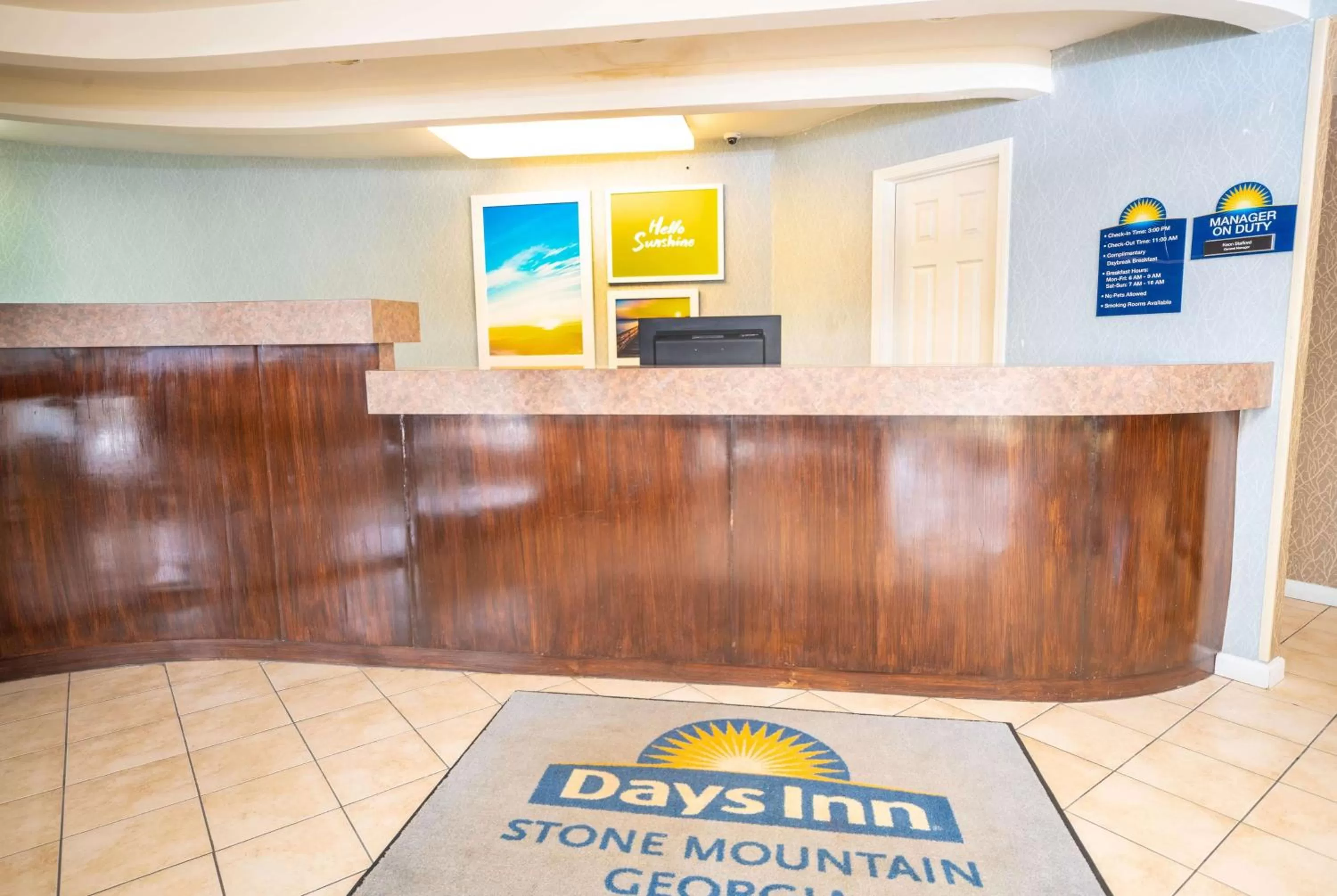 Lobby or reception in Days Inn by Wyndham Atlanta Stone Mountain