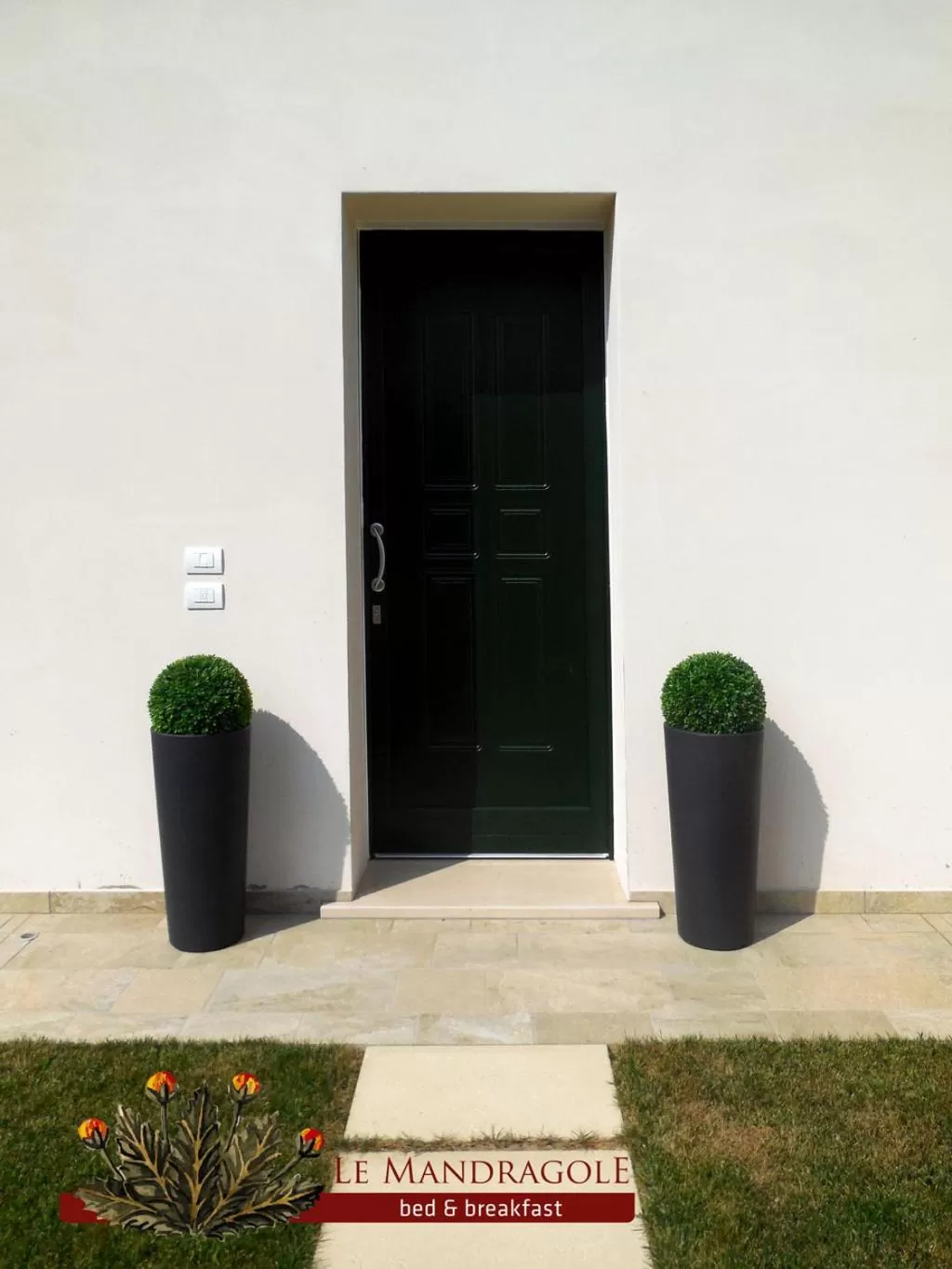Facade/entrance in Le Mandragole B&B