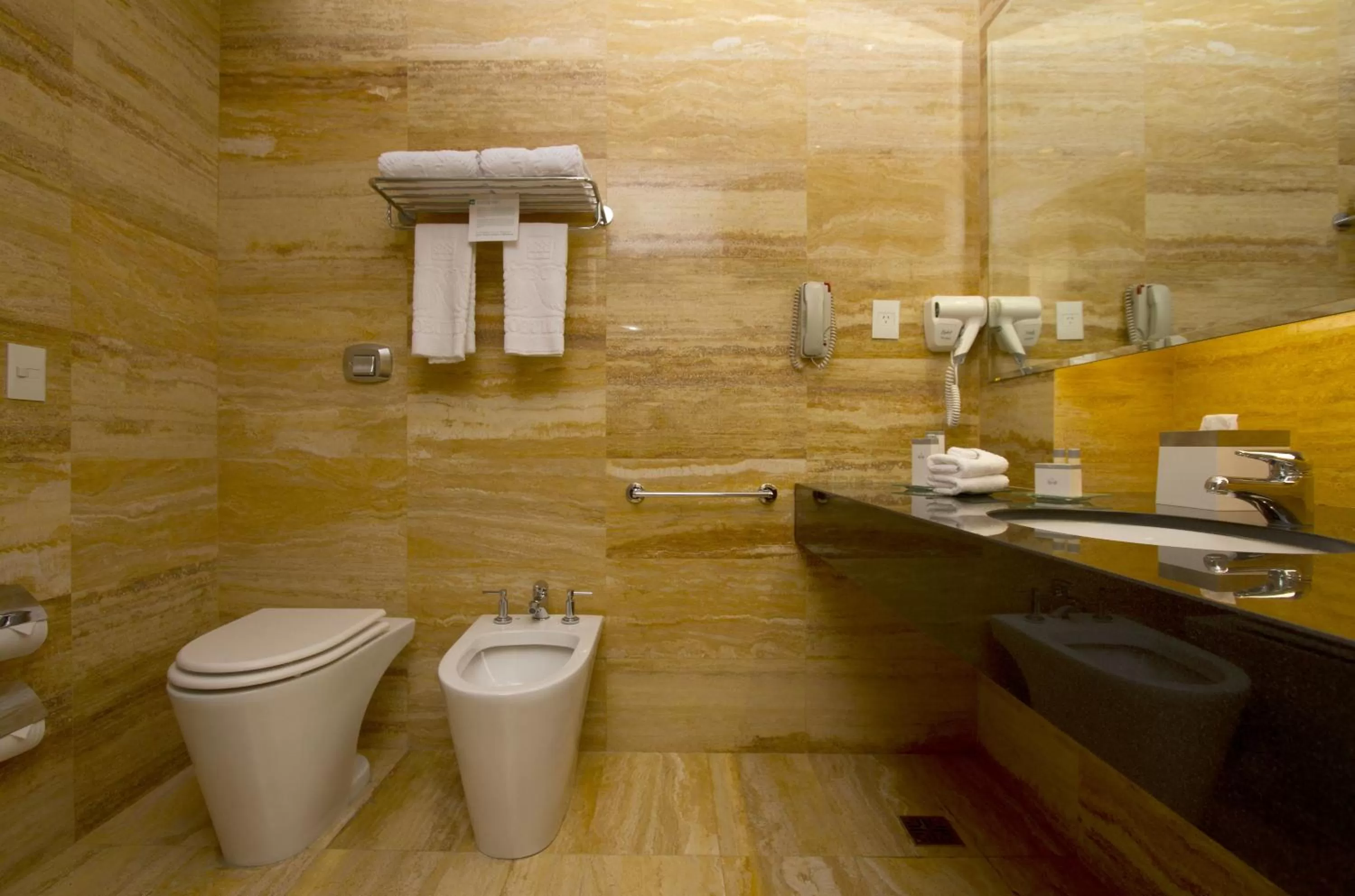 Shower in Eurobuilding Hotel Boutique Buenos Aires