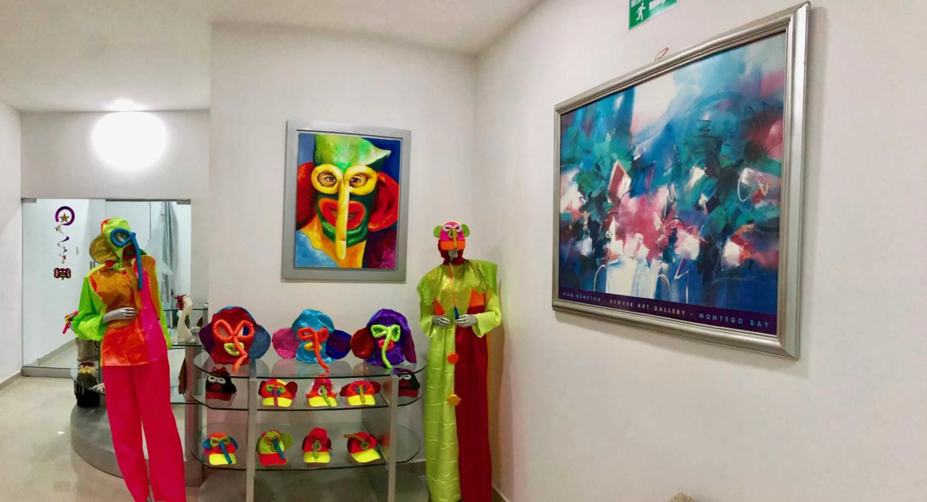 TV/Entertainment Center in Hotel Platinum Barranquilla