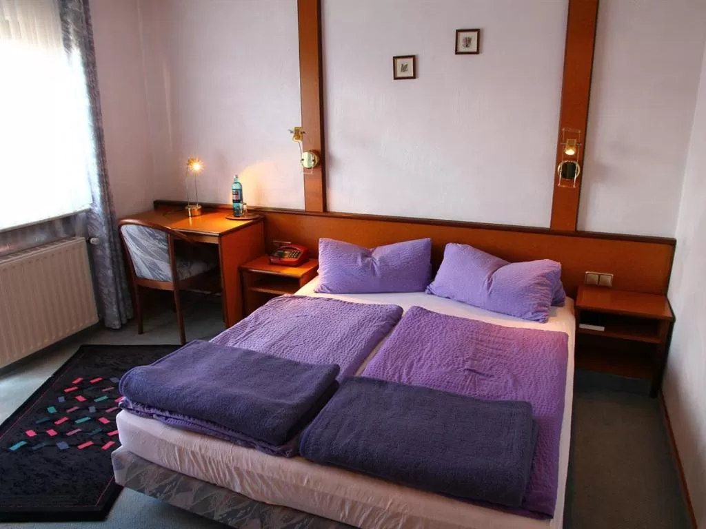 Double or Twin Room with Private Bathroom in Kircheiber Hof