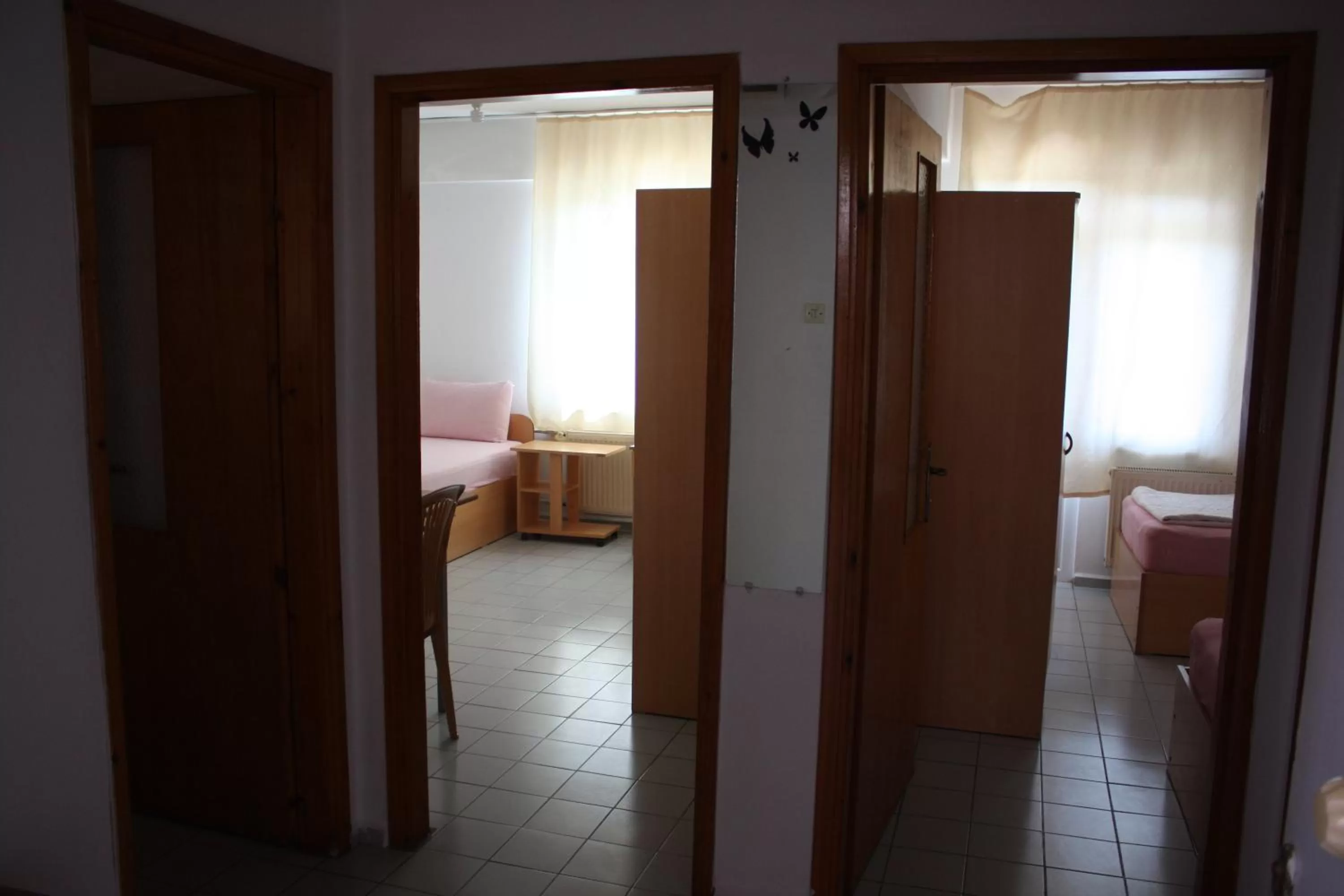 Communal lounge/ TV room, Bathroom in Orçin Apart Hotel