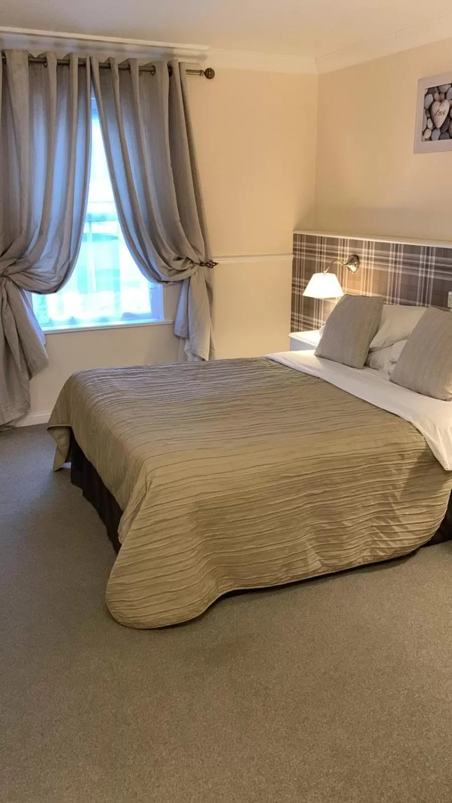 Bedroom, Bed in Hunters Meet