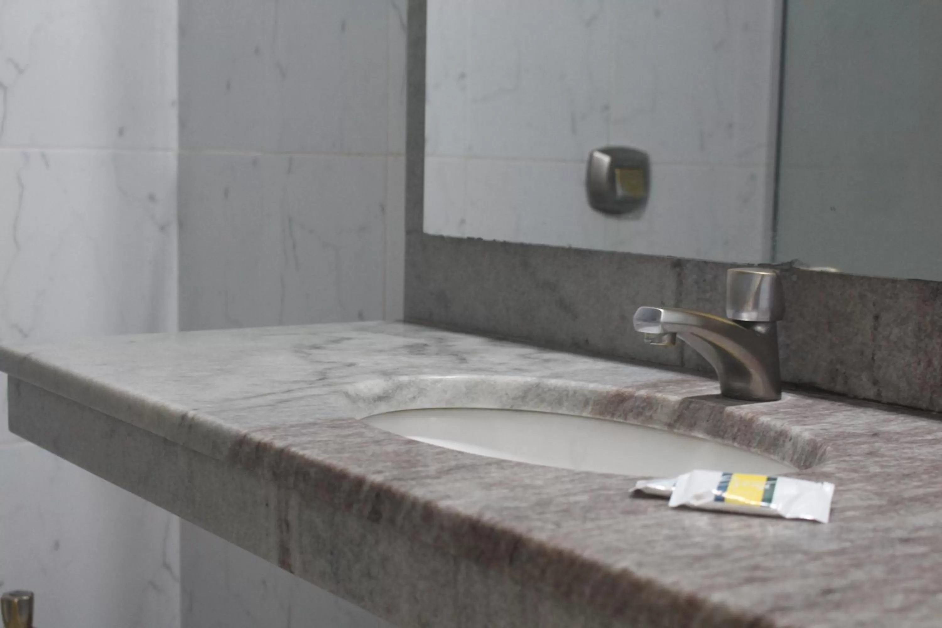 Bathroom in Hotel Oscar Econômico