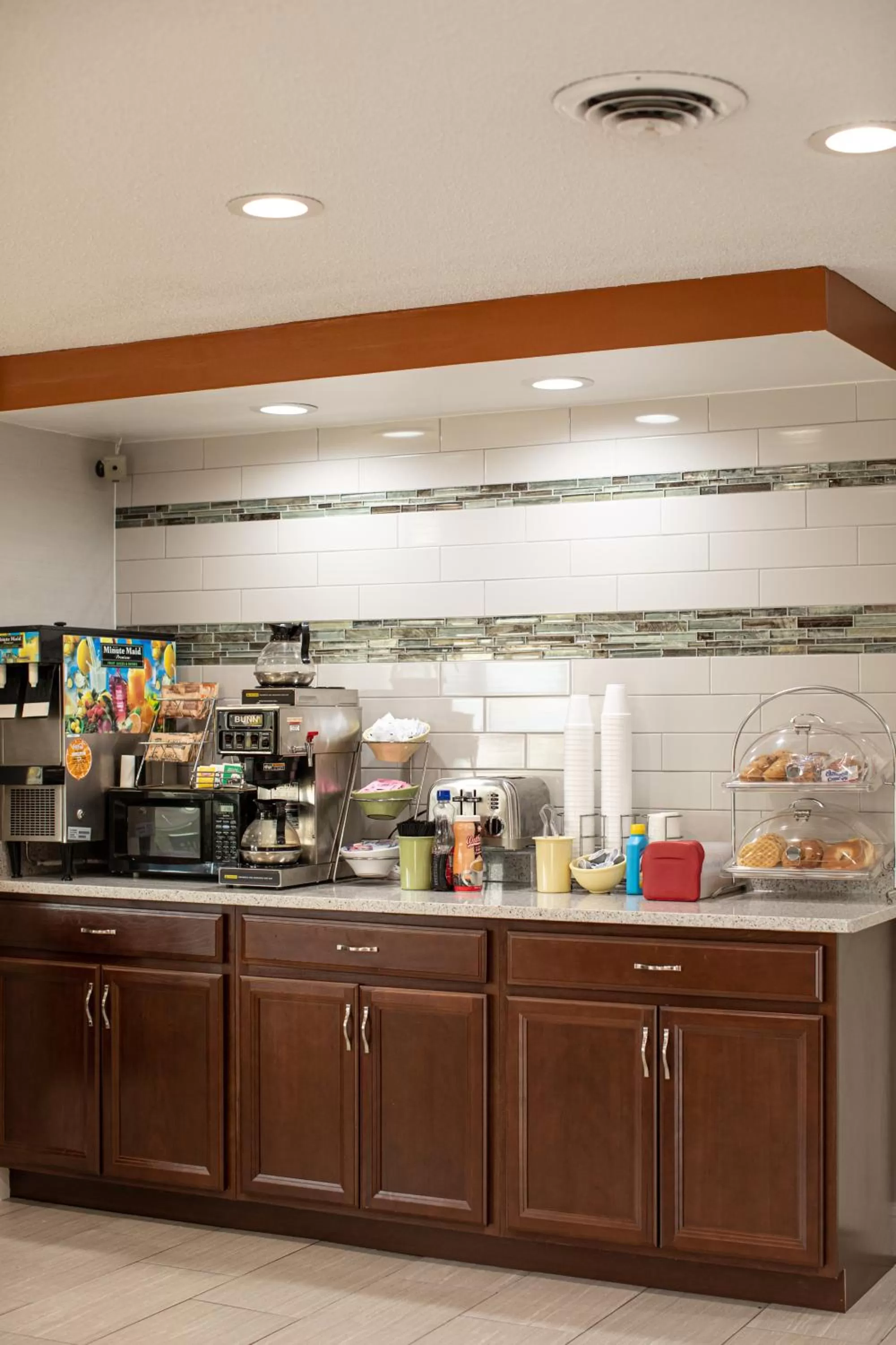 Breakfast in Knights Inn Mount Airy