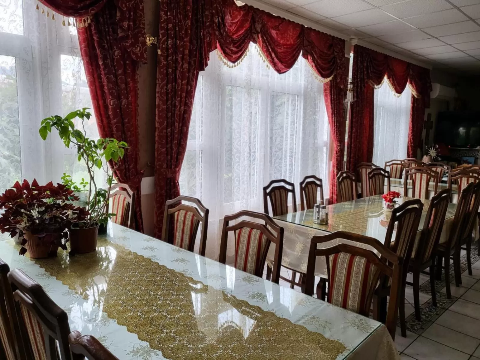 Restaurant/Places to Eat in Hotel Matal