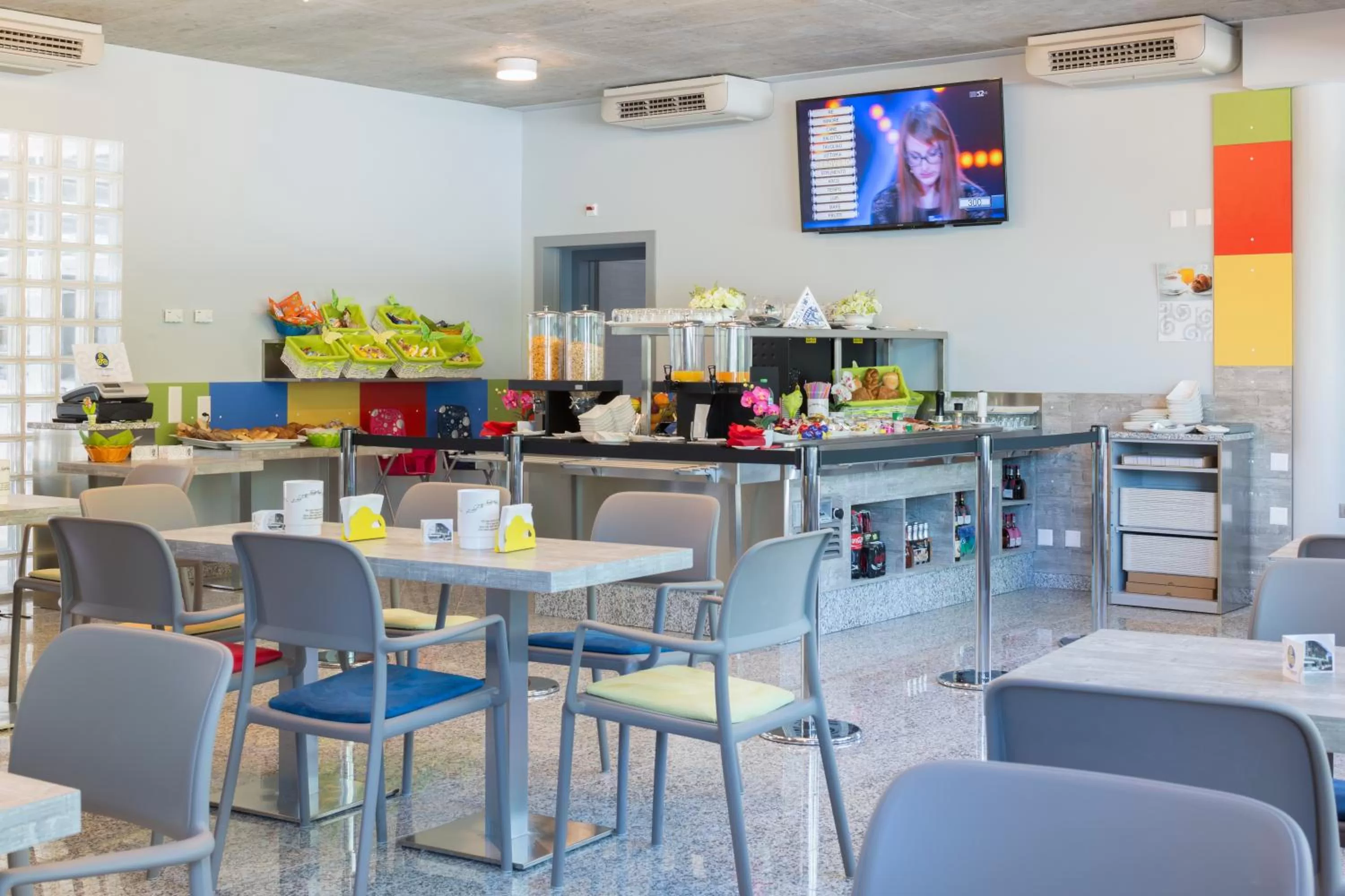 Restaurant/places to eat in Hotel Liberty Self Check-In