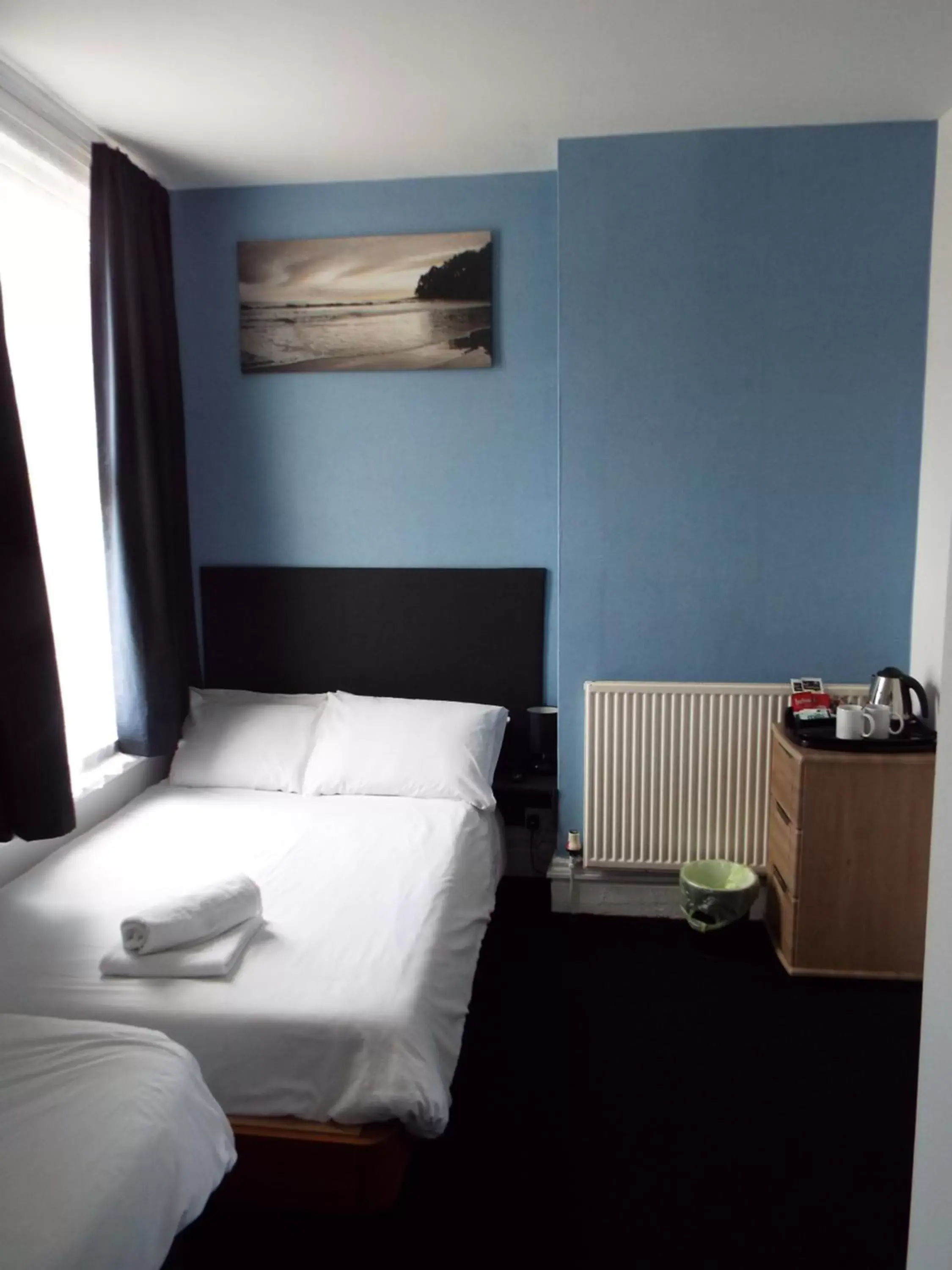 Twin Room in Alfies Hotel Twin Room in Alfies Hotel