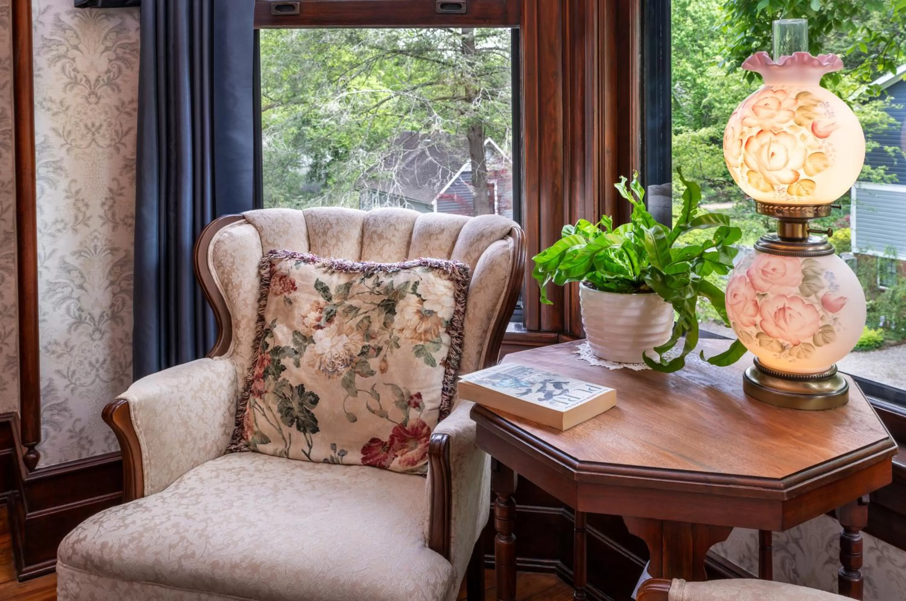Seating Area in The 1899 Wright Inn & Carriage House