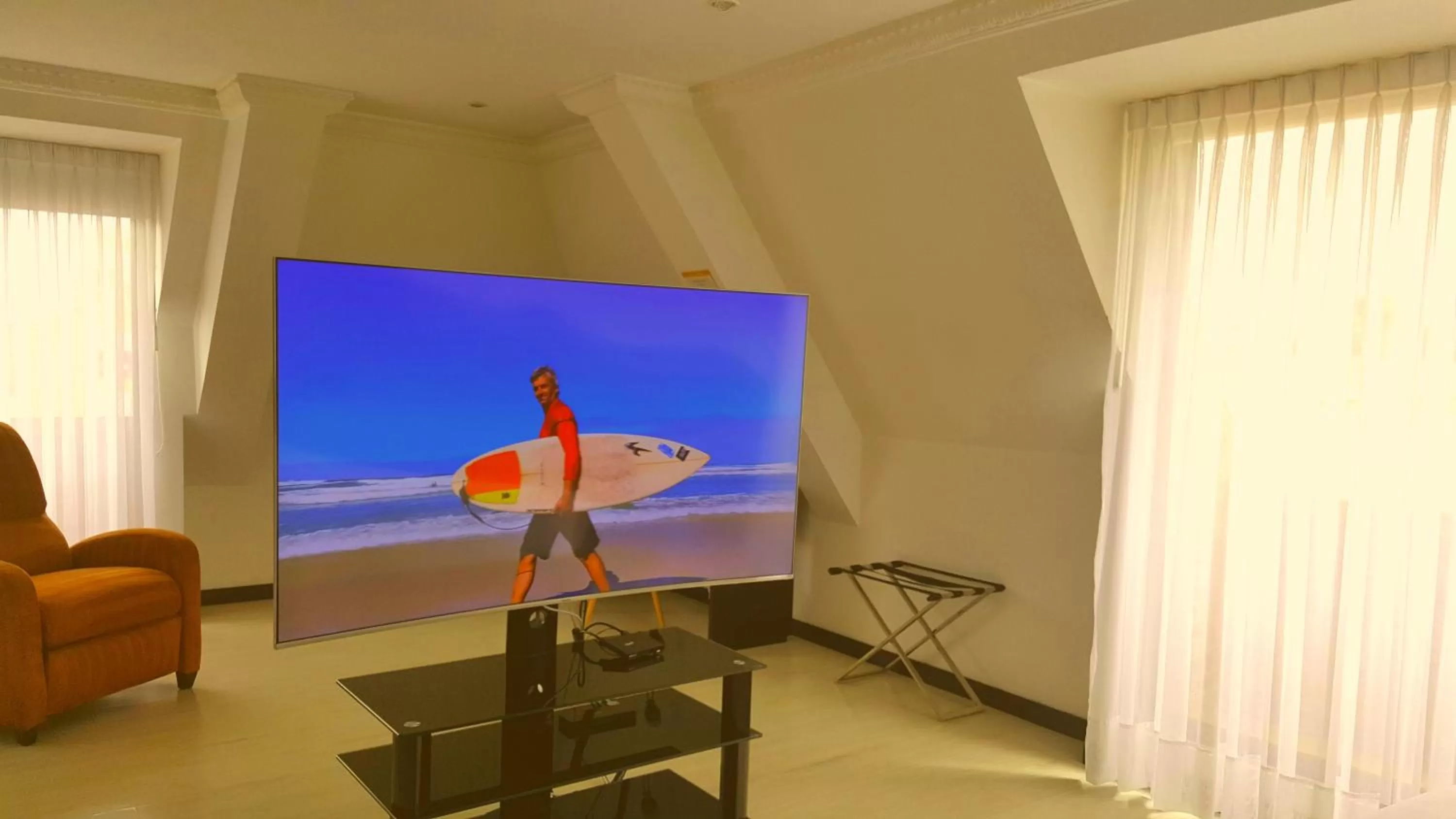 TV and multimedia, TV/Entertainment Center in Suites 109 GH Usaquén