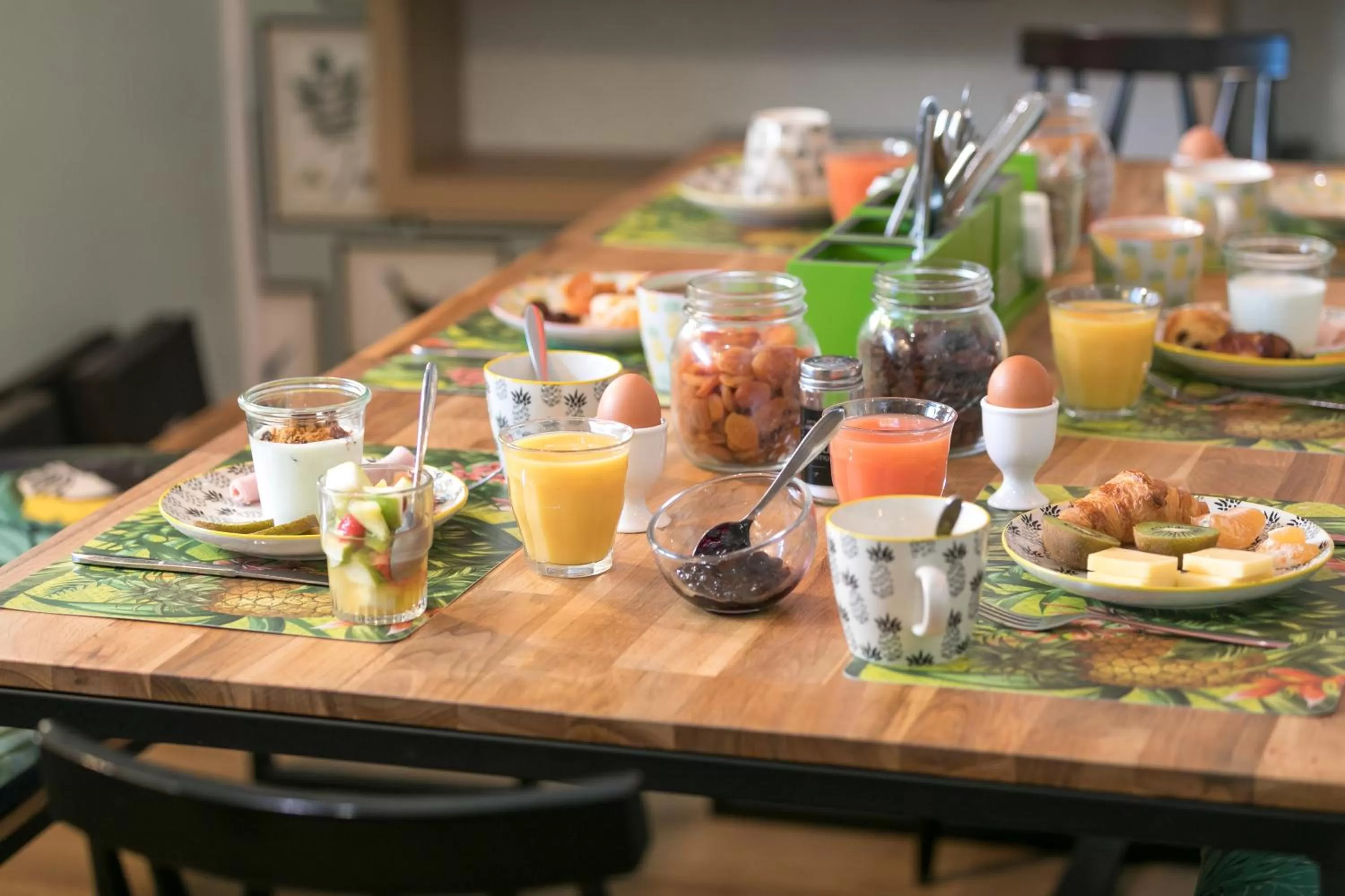 Buffet breakfast in Villa Bougainville by Happyculture