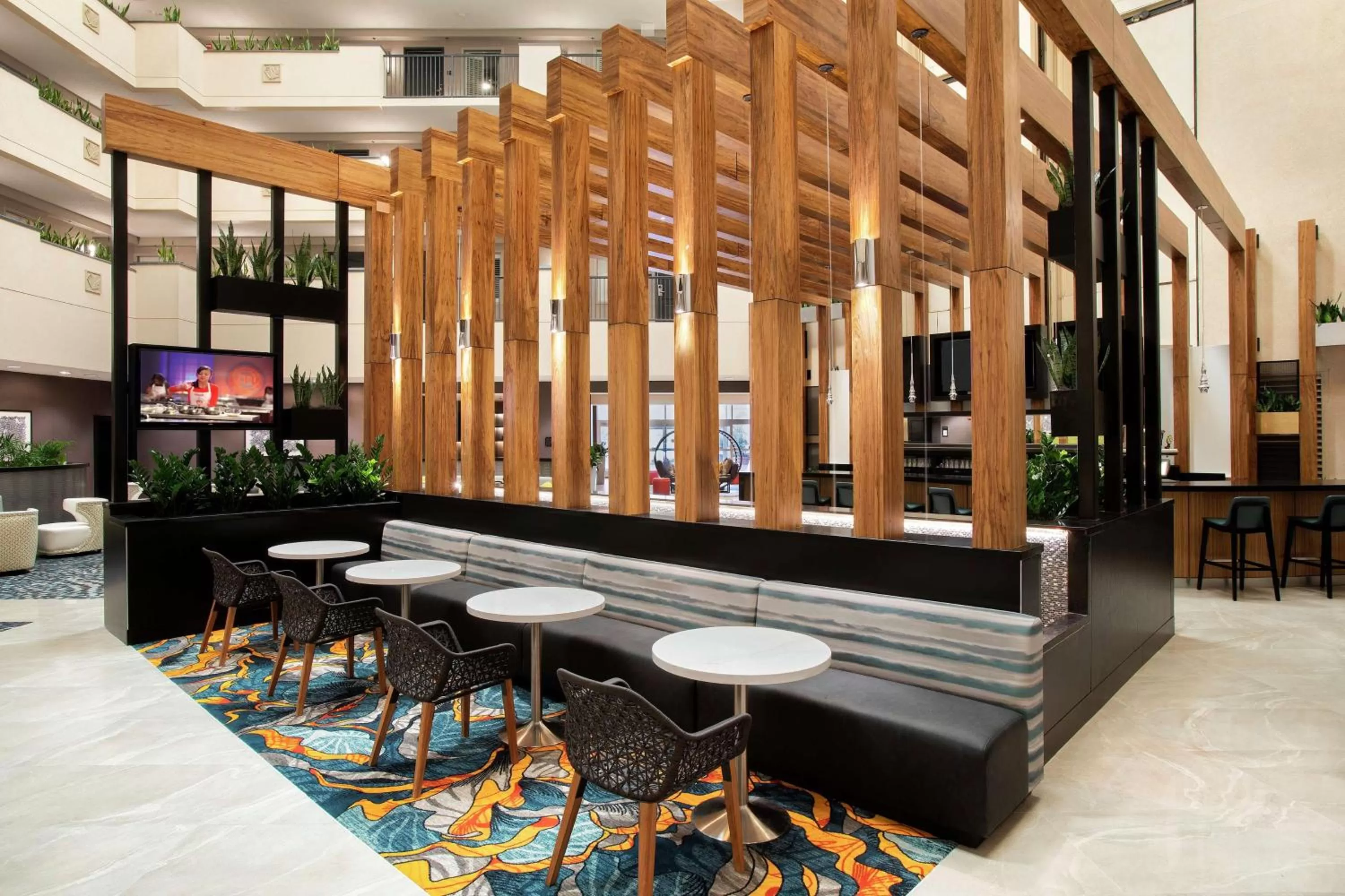 Lounge or bar in Embassy Suites by Hilton Orlando Airport