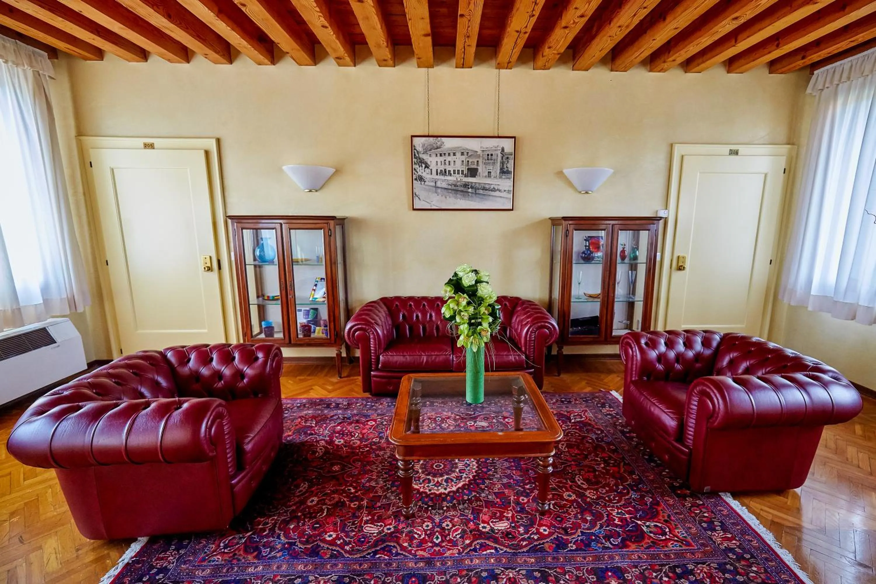 Communal lounge/ TV room in Hotel Riviera dei Dogi