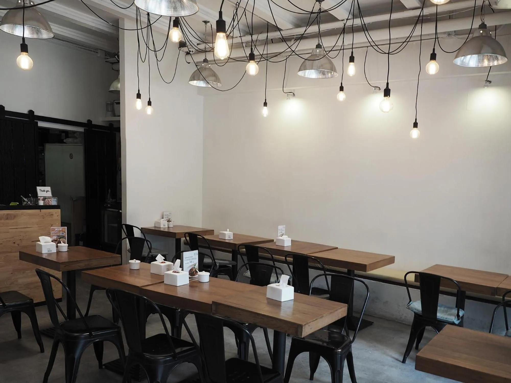 Restaurant/places to eat in 3Howw Hostel @ Sukhumvit 21