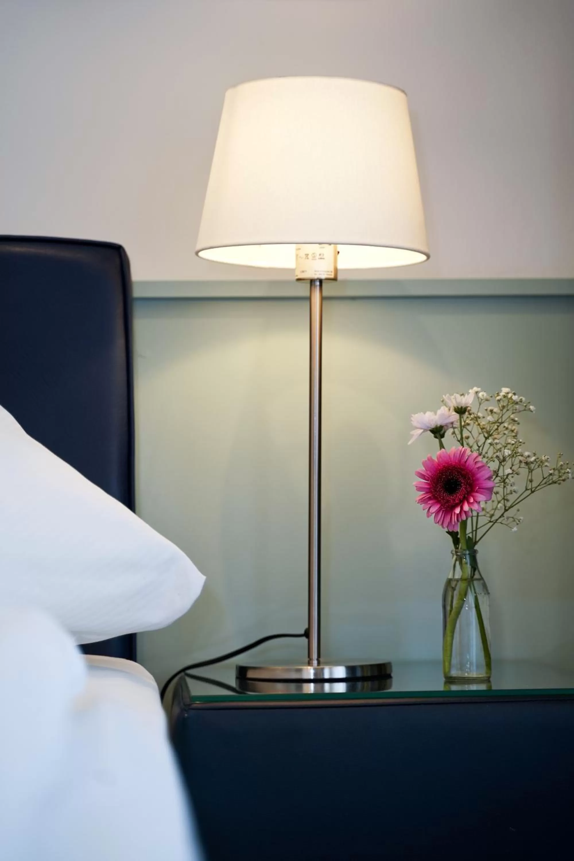 Decorative detail, Bed in Hotel im Kupferkessel