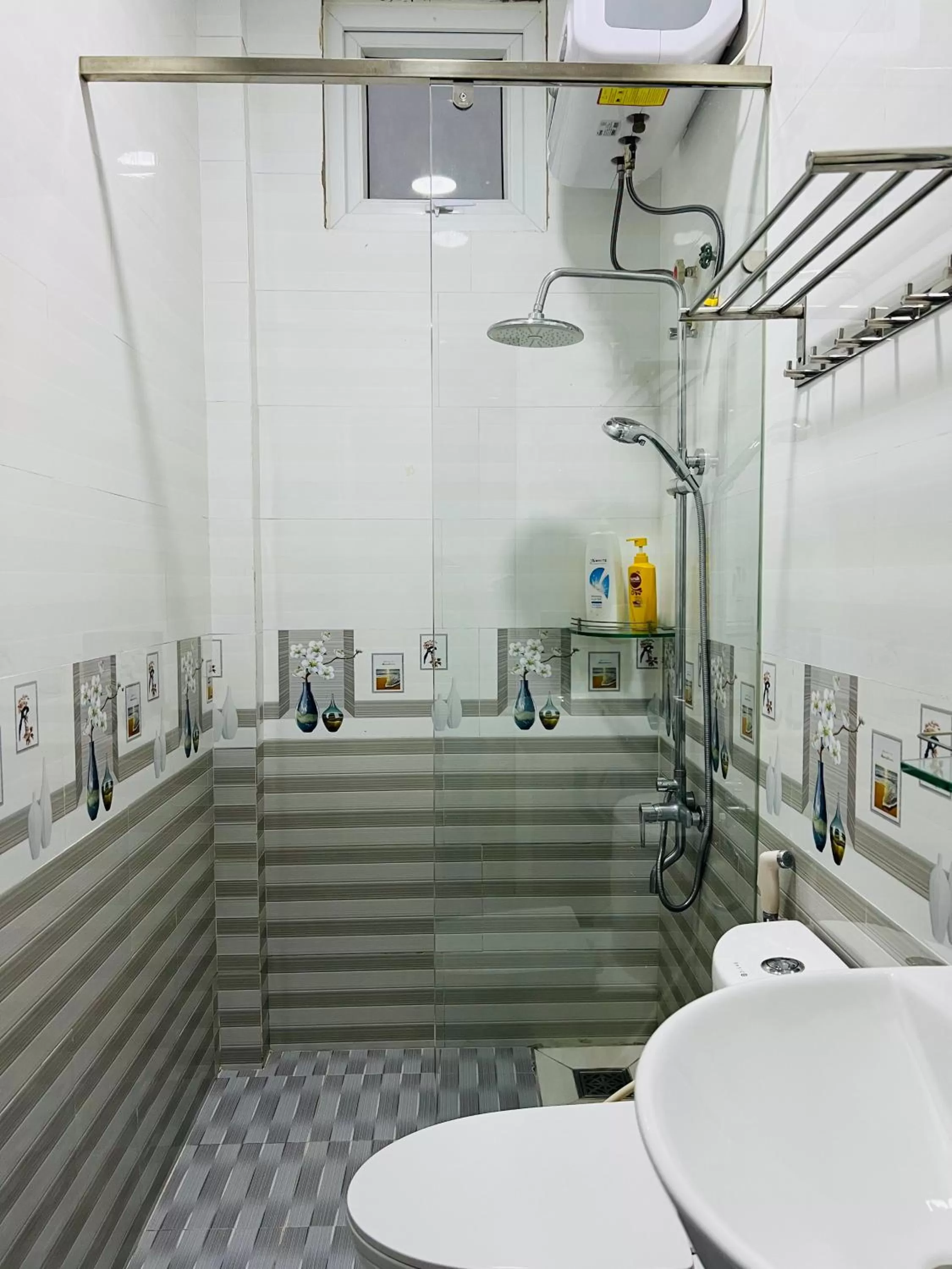 Toilet, Bathroom in Villa - Hotel Nam Khang 2 Dalat