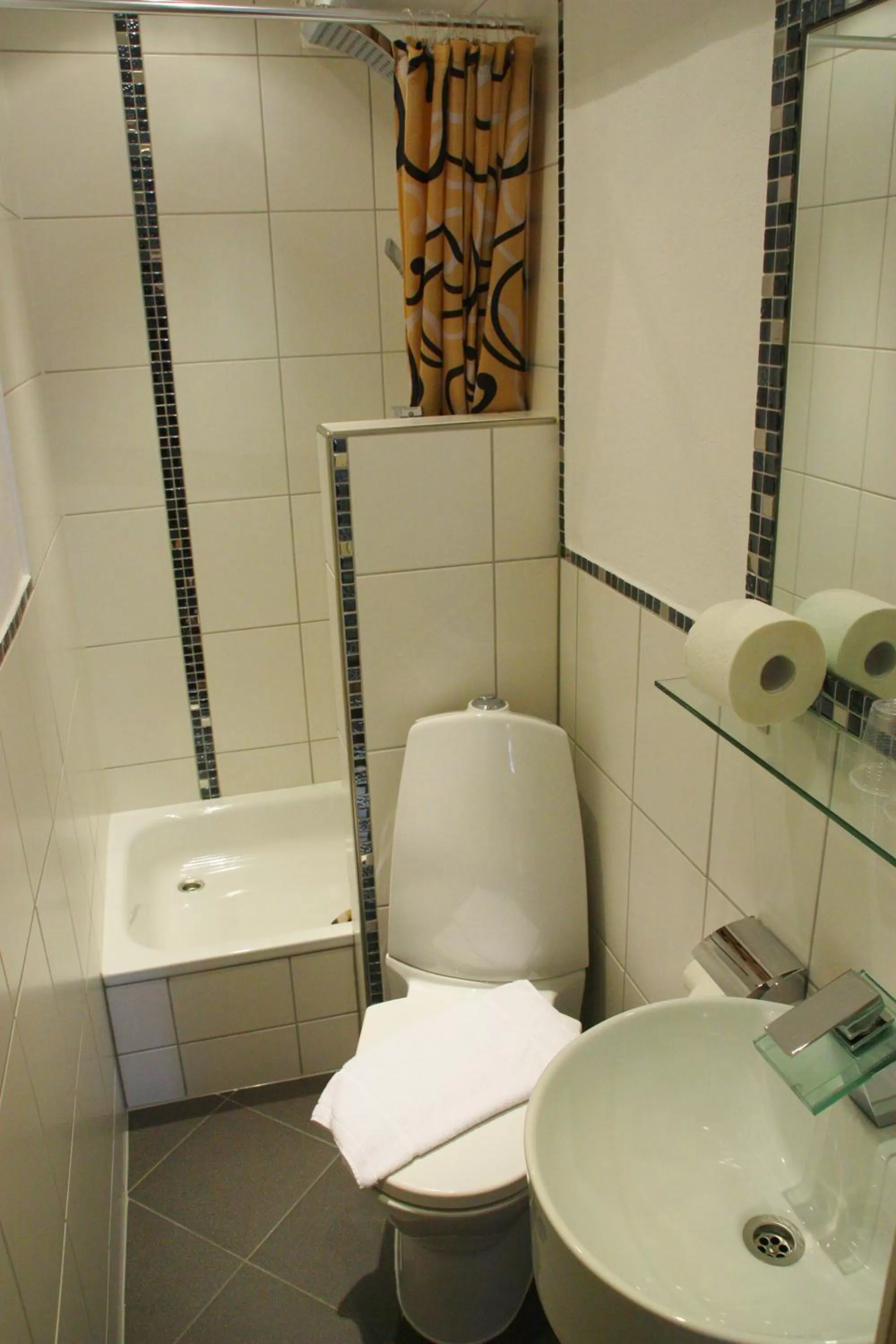 Bathroom in Hotel am Schloss