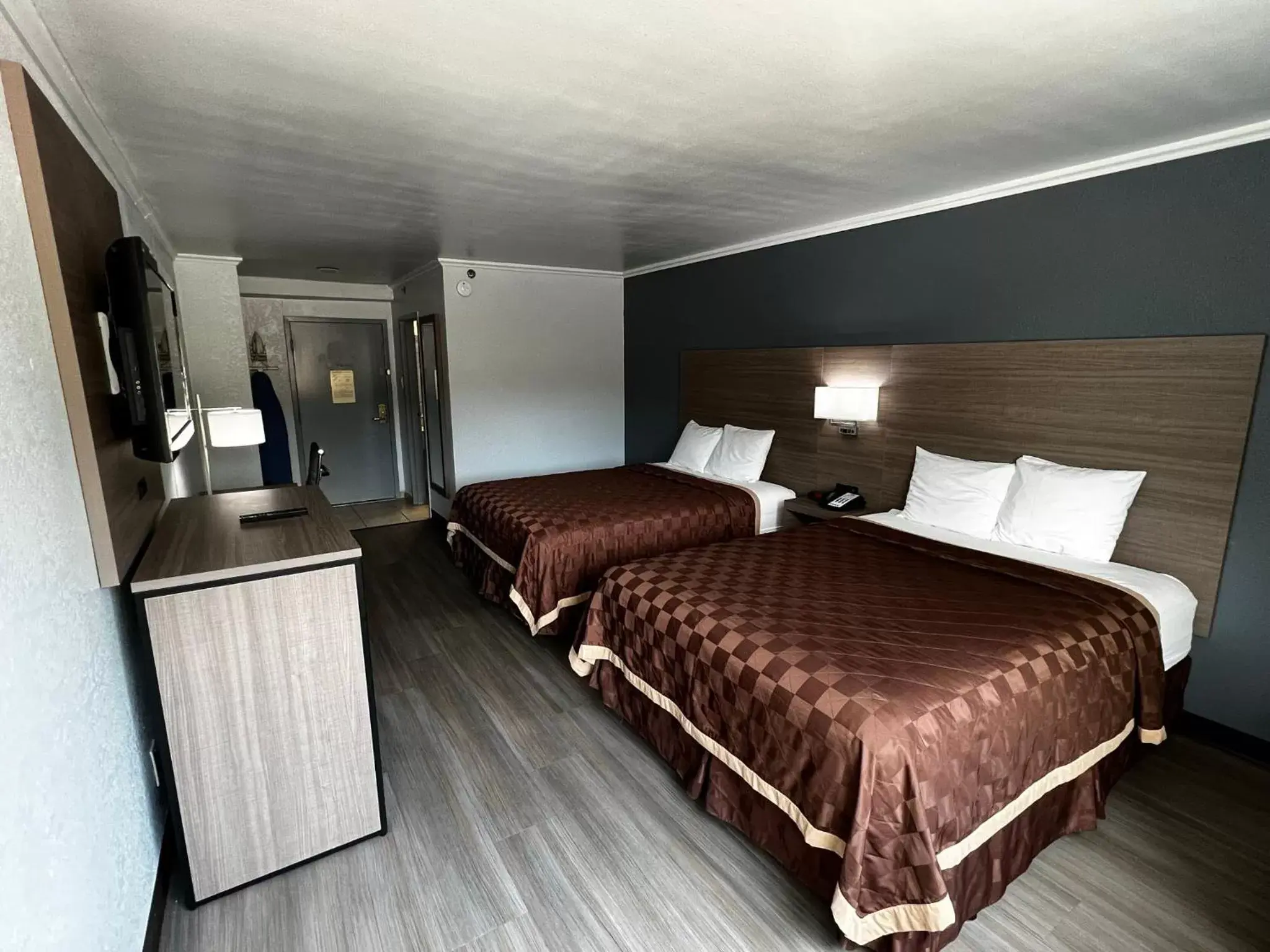 Suite with Two Queen Beds - Non-Smoking in Super 8 by Wyndham Fort Worth Entertainment District Suite with Two Queen Beds - Non-Smoking in Super 8 by Wyndham Fort Worth Entertainment District