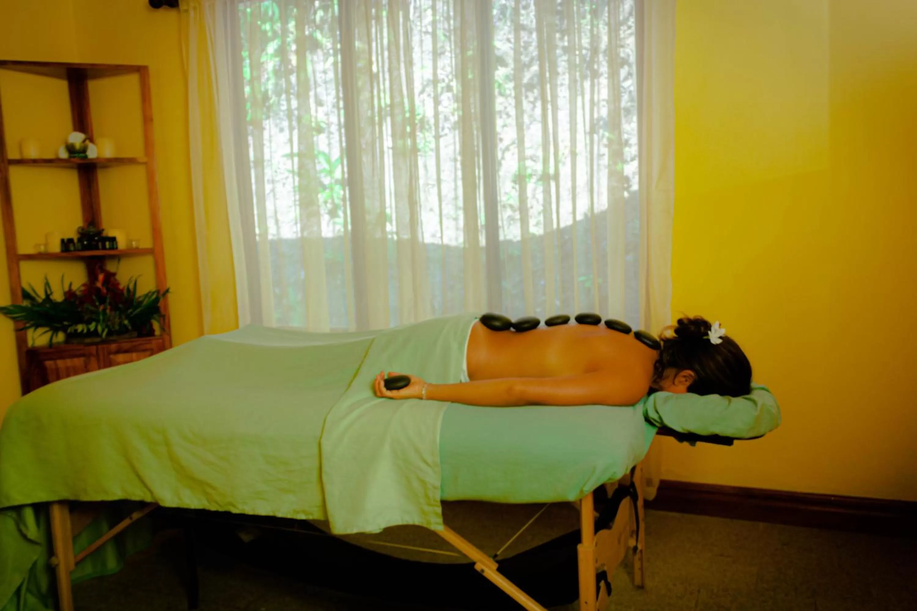 Massage in Jaco Hotel DoceLunas