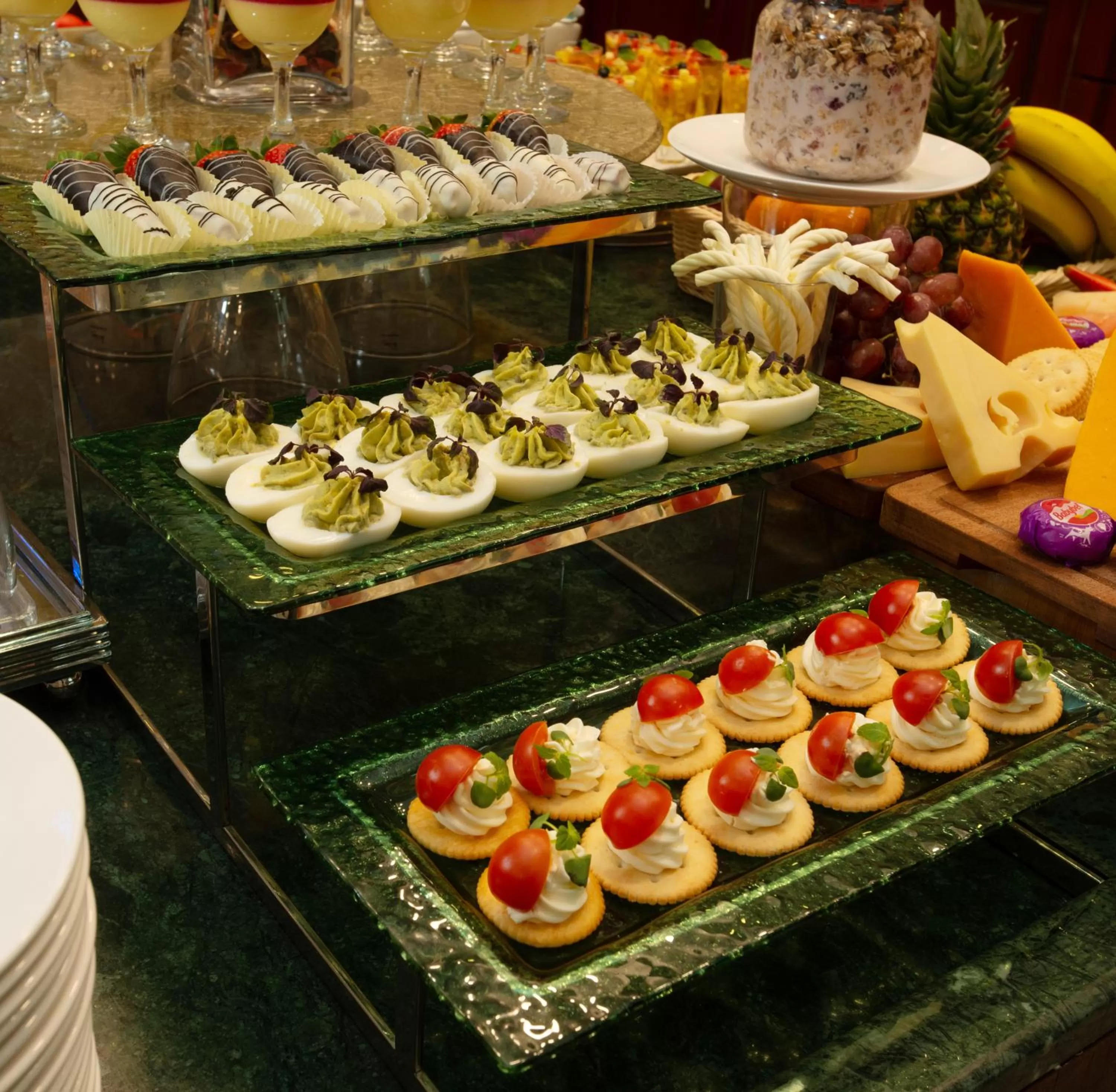 Restaurant/places to eat in City Tower Hotel