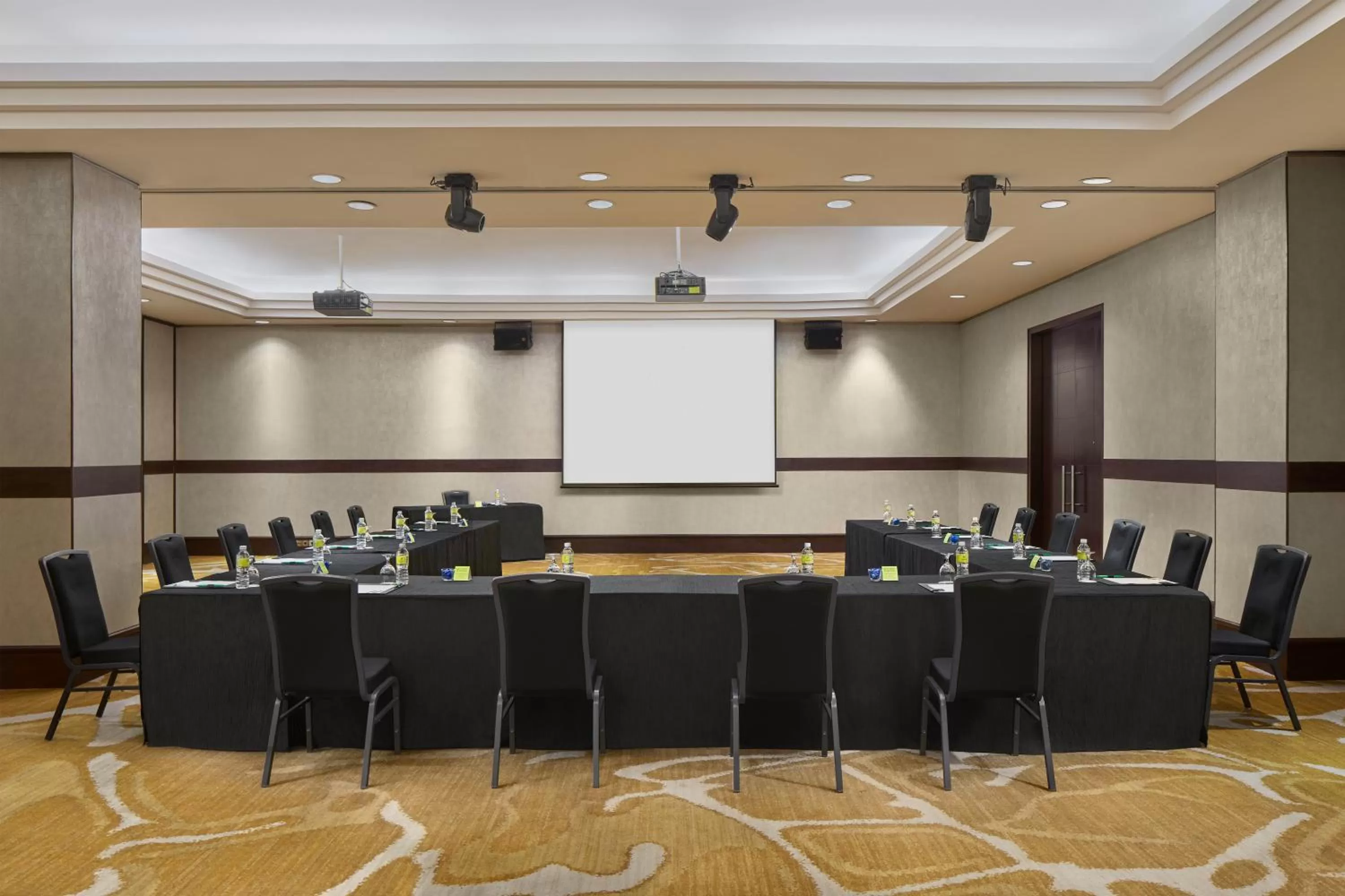 Meeting/conference room in Holiday Inn Singapore Atrium by IHG