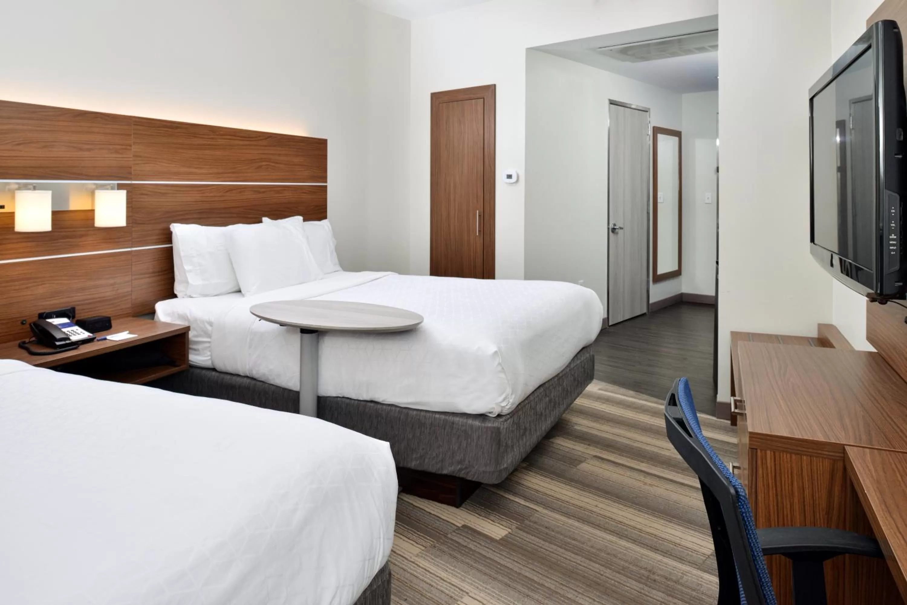 Photo of the whole room, Bed in Holiday Inn Express New Orleans - Arts District by IHG