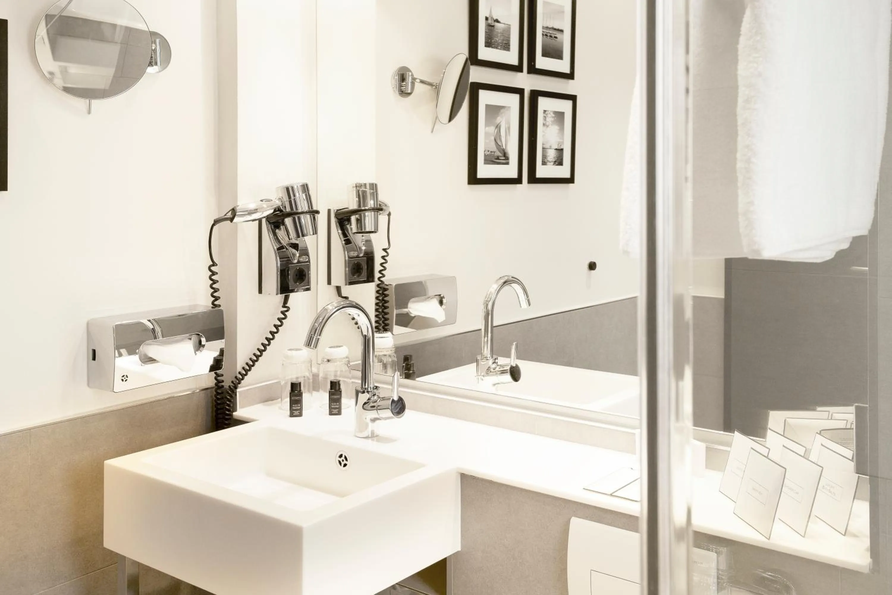 Bathroom in Hotel Hamburger Hof