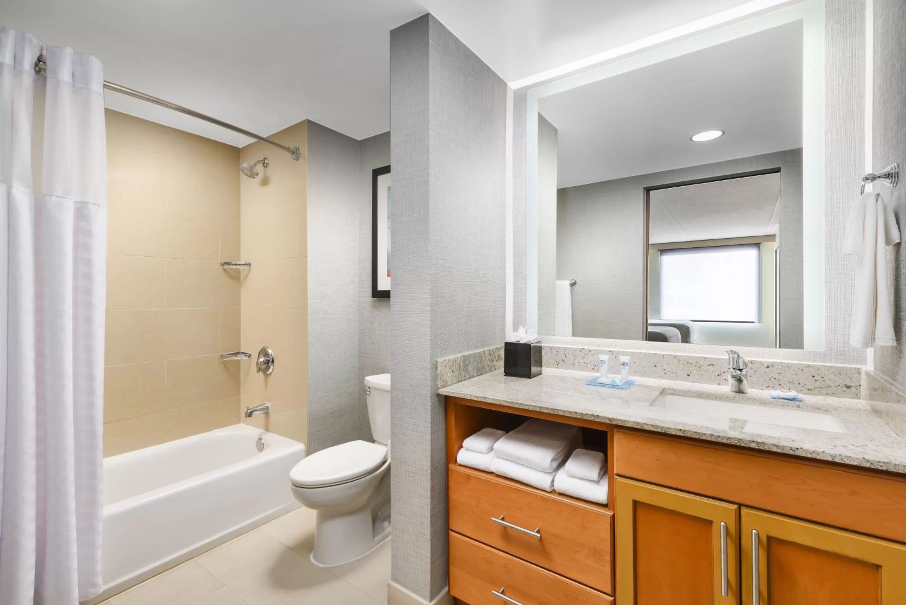 Bathroom in Hyatt House Fort Lauderdale Airport/Cruise Port