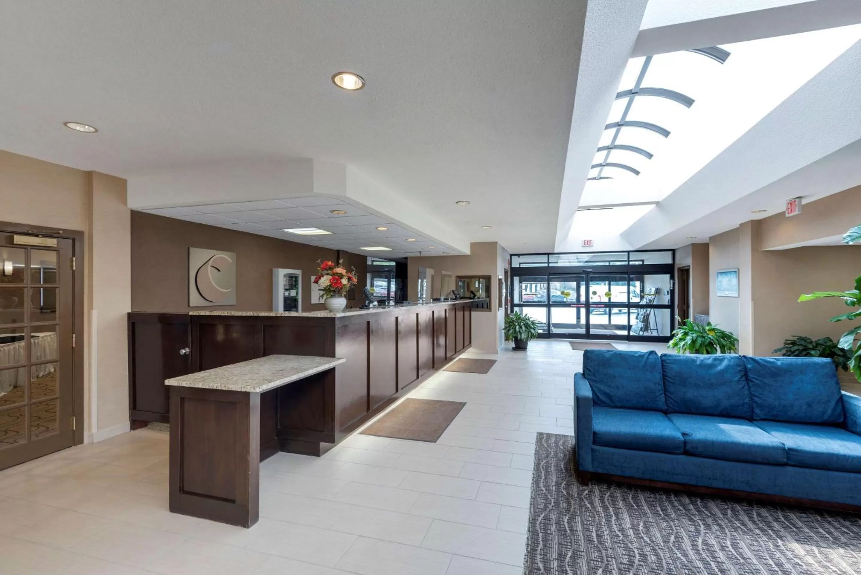 Lobby or reception in Comfort Inn The Pointe