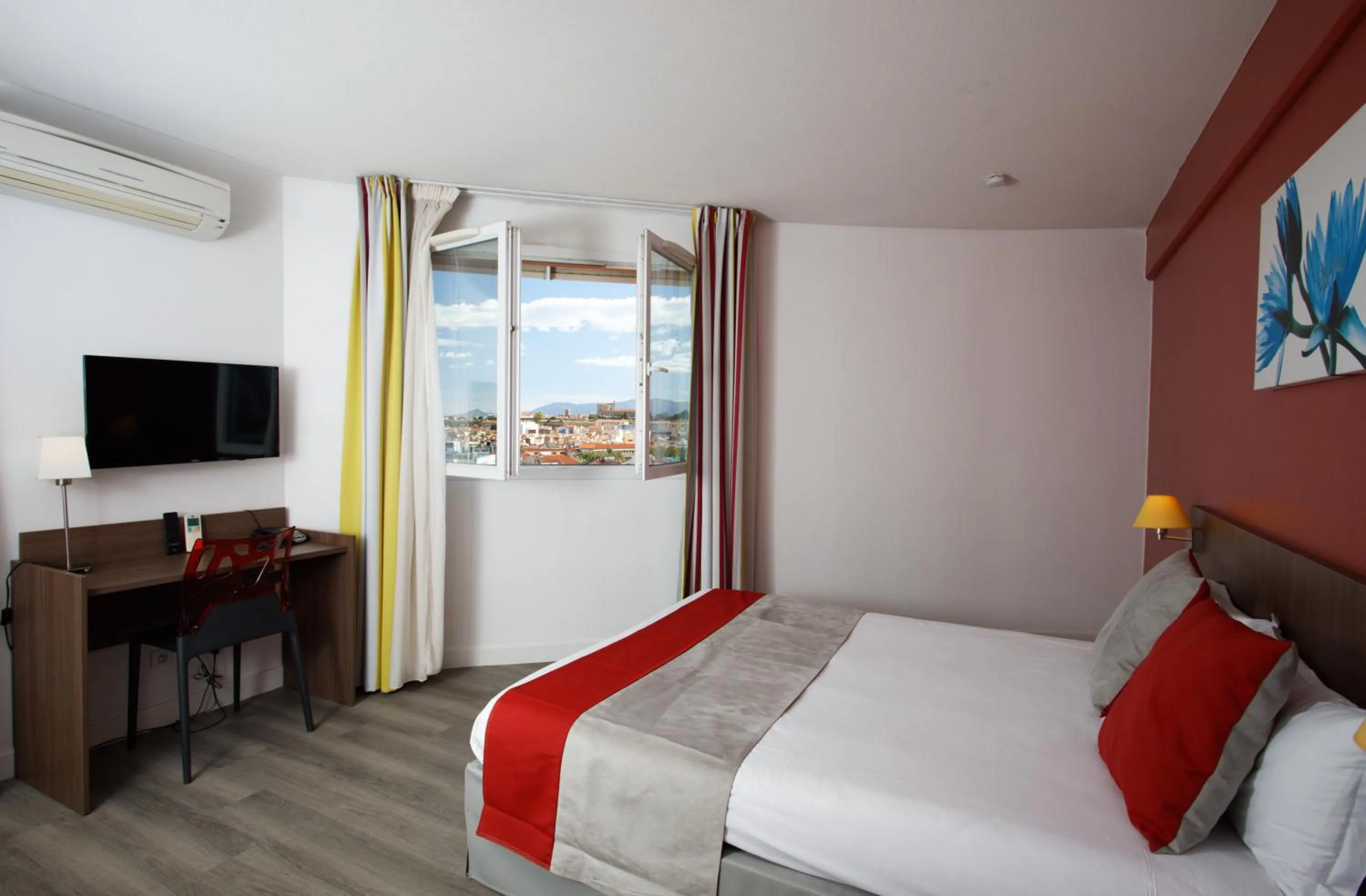 Bed in Appart-Hôtel Mer & Golf City Perpignan Centre