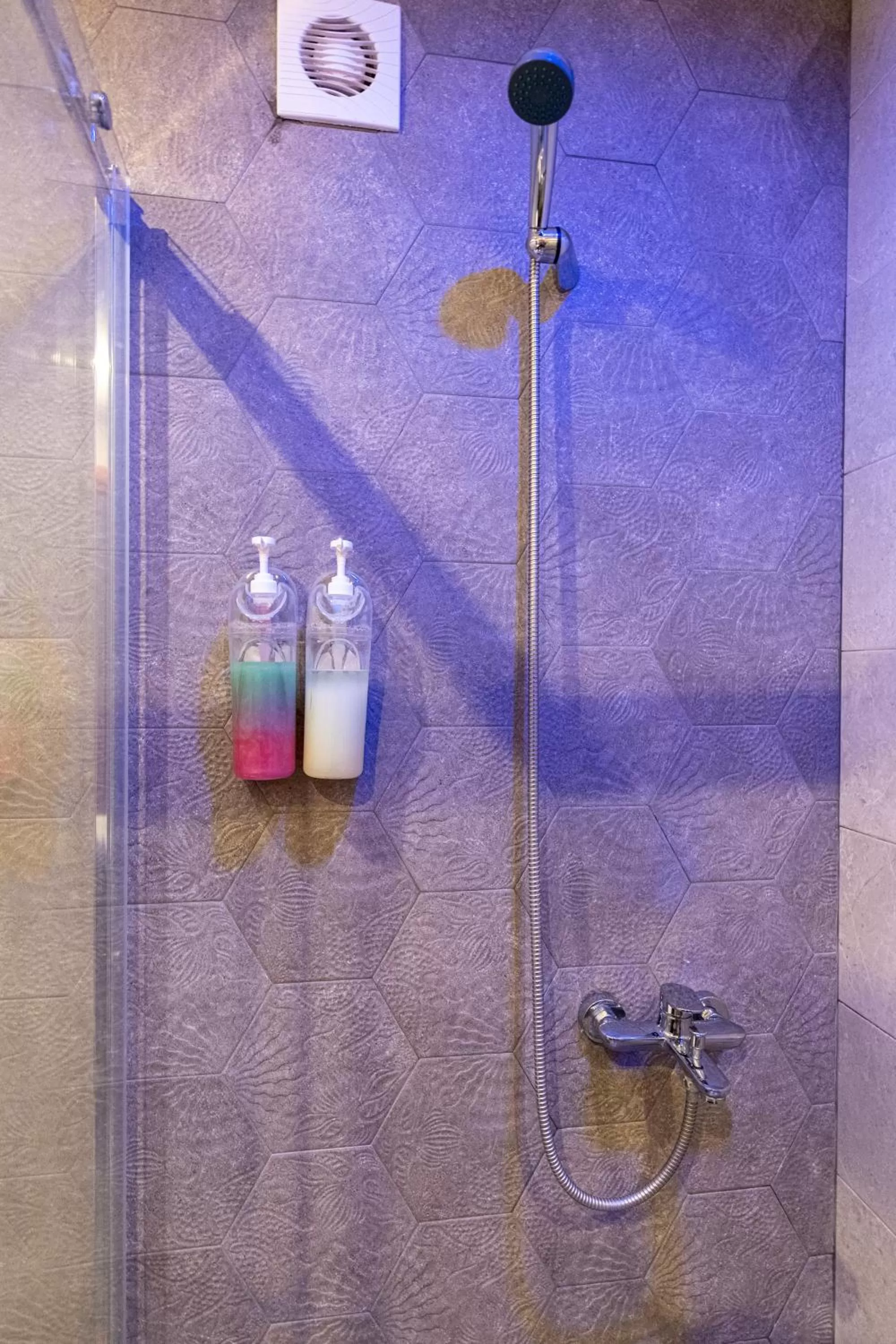 Shower in Apartments Tina FREE transfer from-to the airport