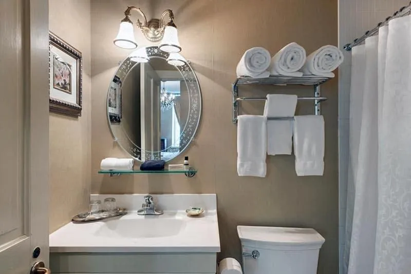 Toilet in Nicollet Island Inn