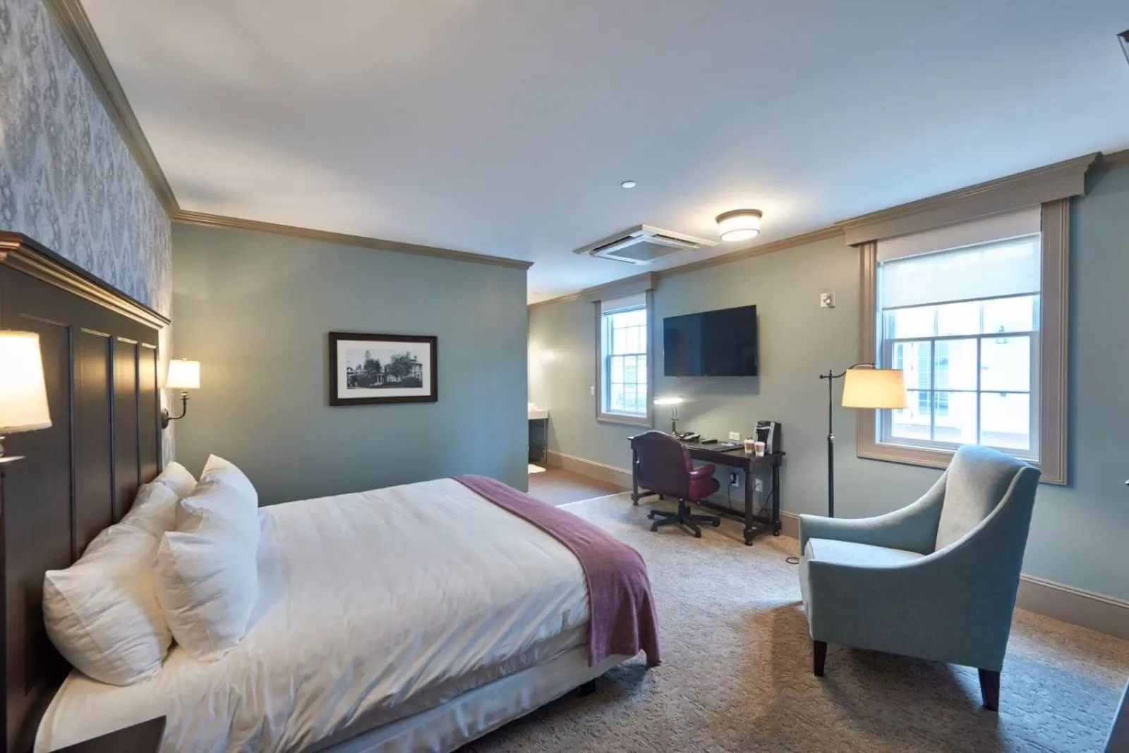 Bedroom, Bed in The Groton Inn