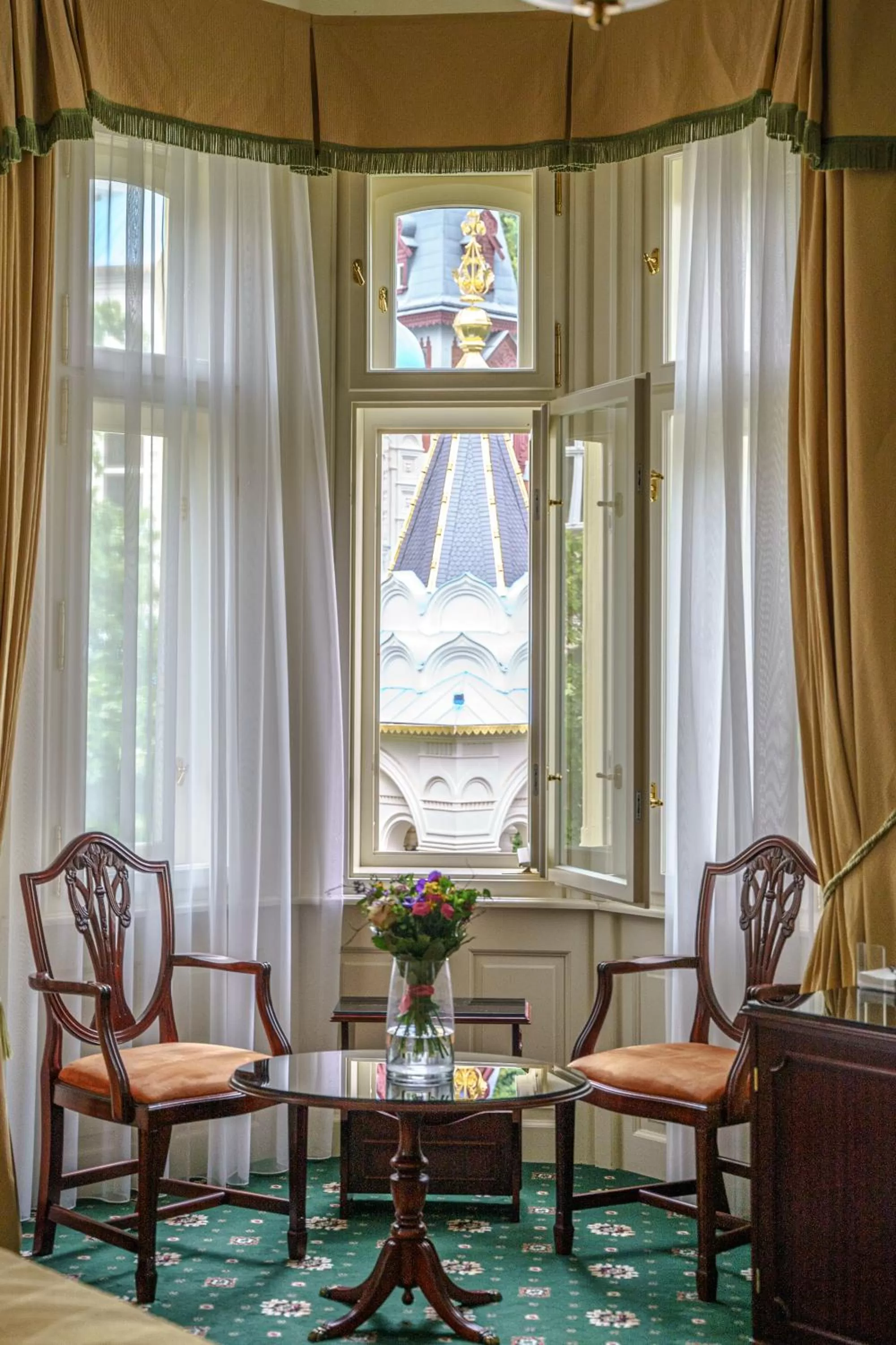 Seating area in Hotel Mignon