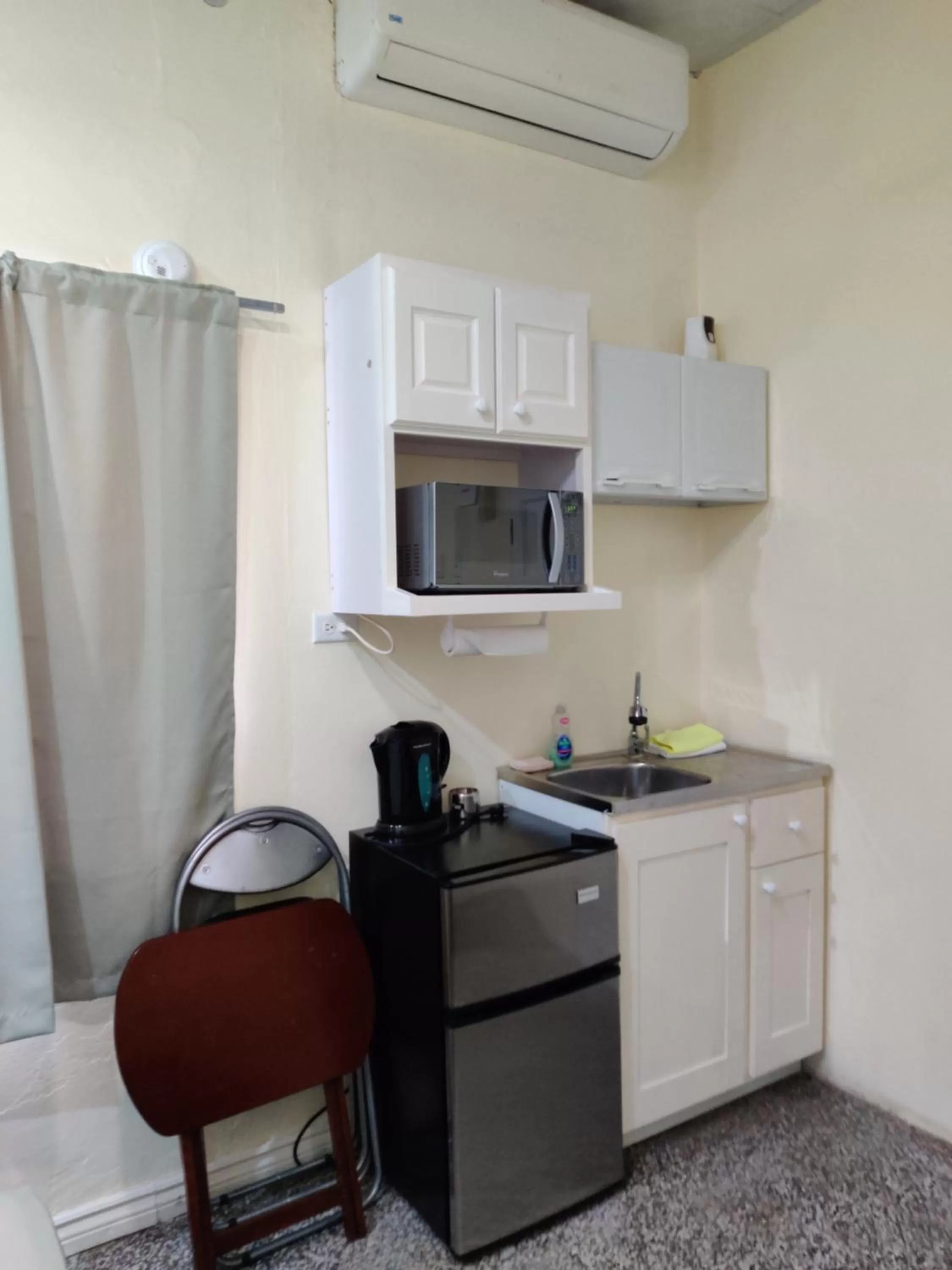 Kitchen or kitchenette in Woodbrook on the Avenue