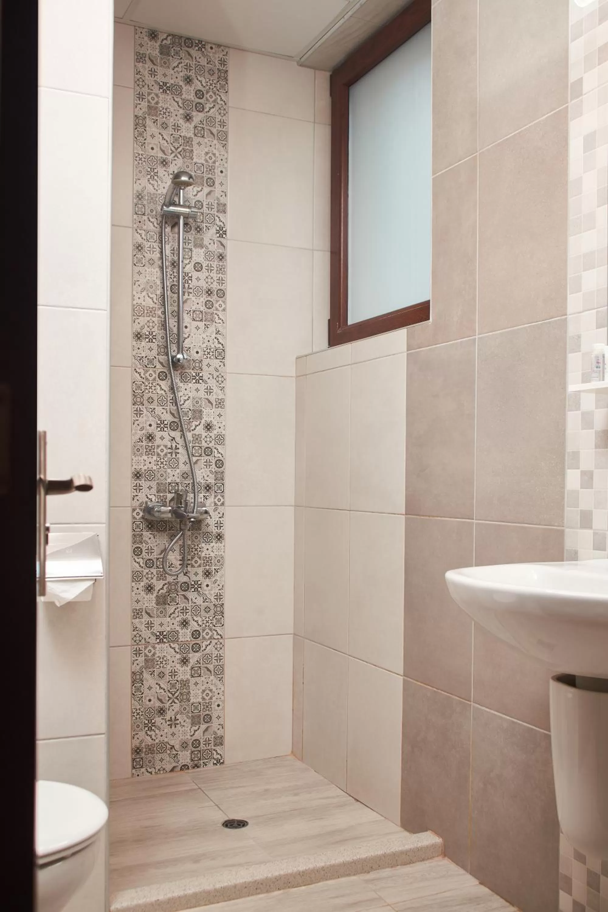 Shower in Flamingo Plovdiv