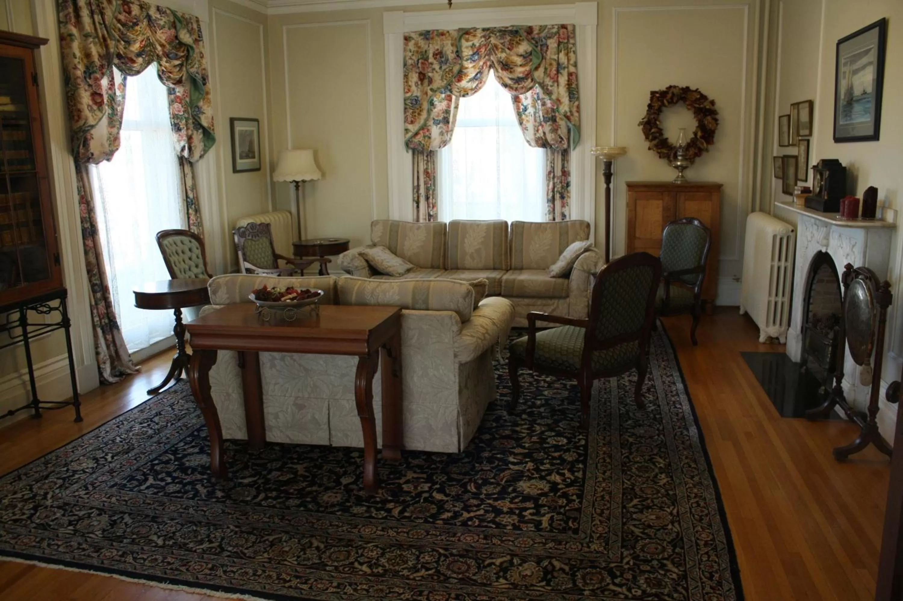 Living room in Homeport Historic B&B