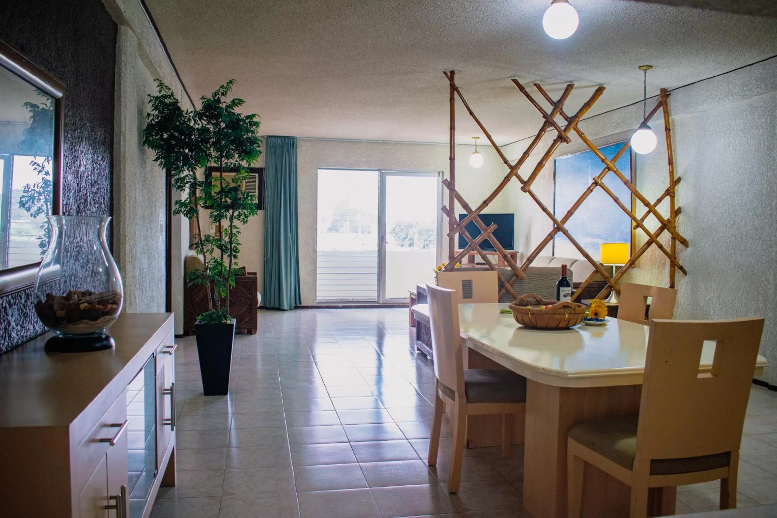 Dining Area in Suites Del Sol