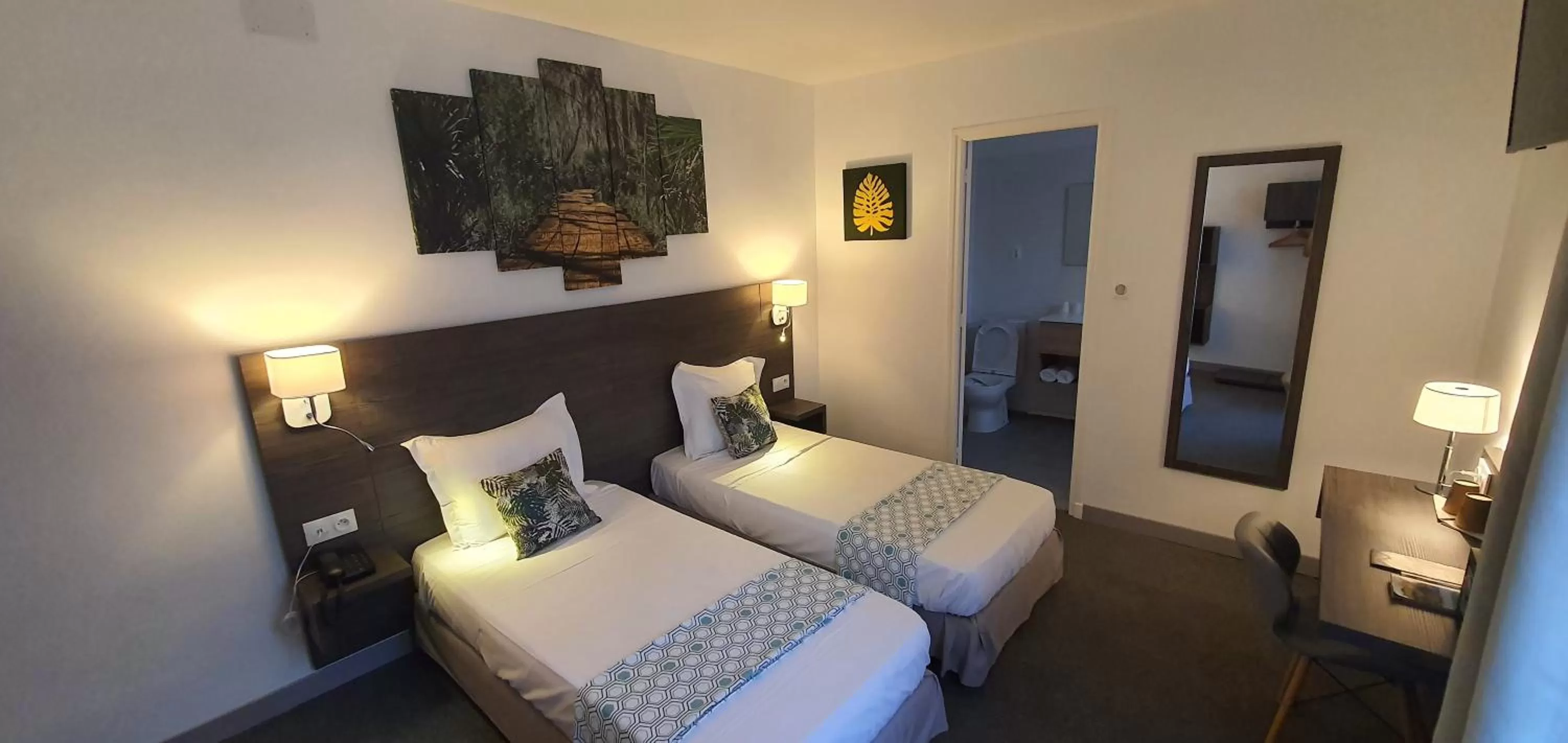 Photo of the whole room, Bed in Hôtel L'Alsace