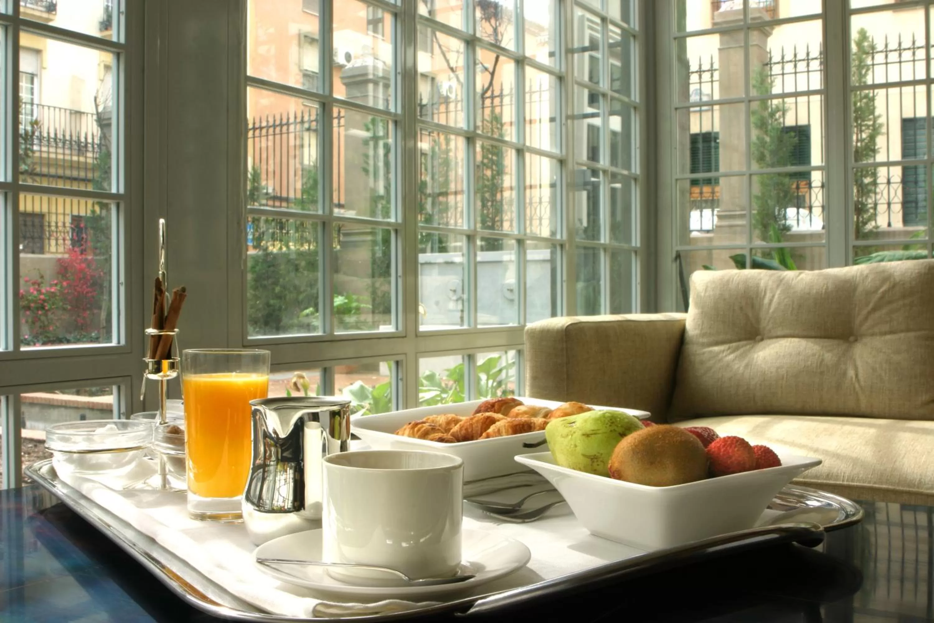 Breakfast in Villa Oniria